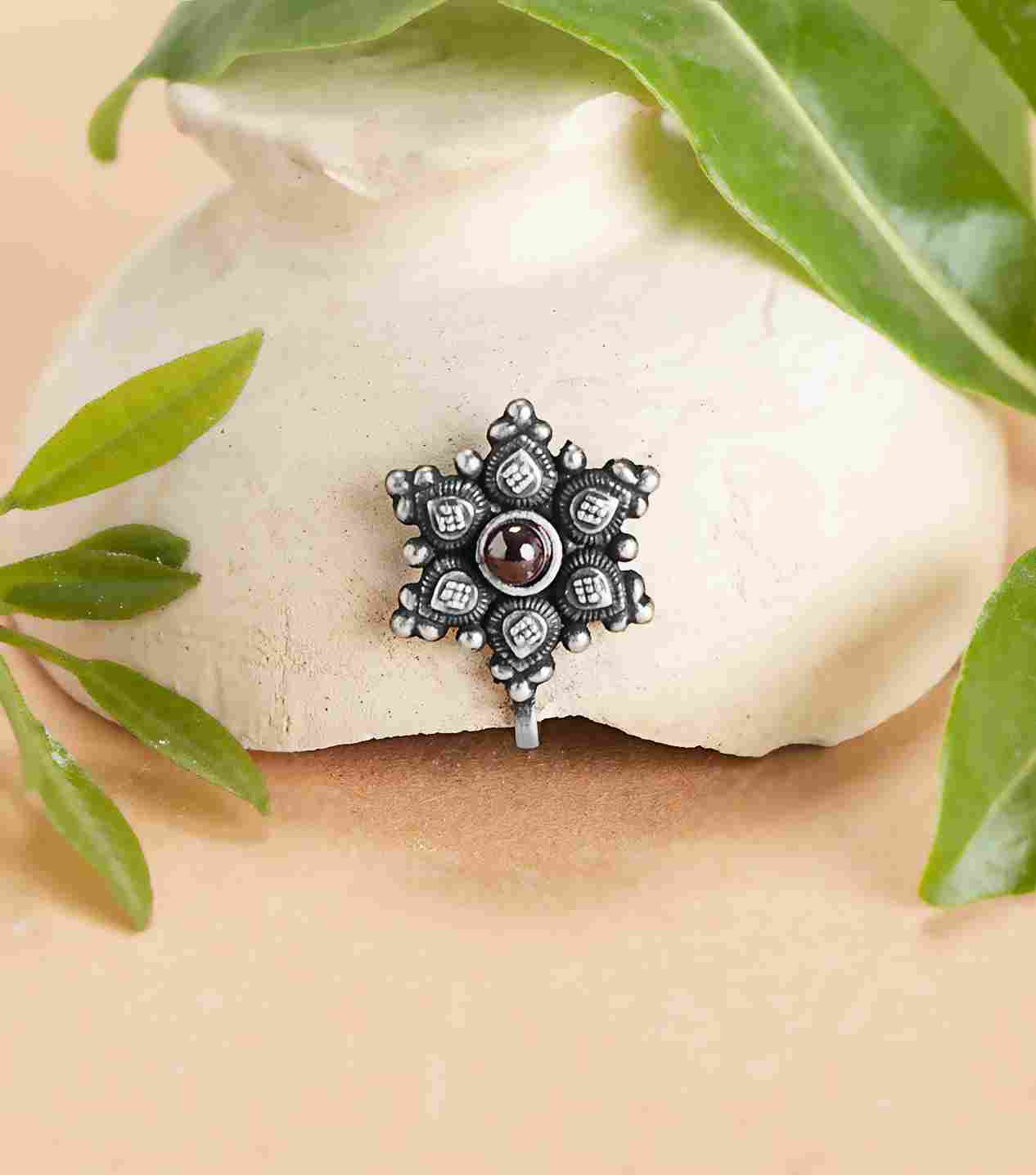 Silver Fancy Nose Pin