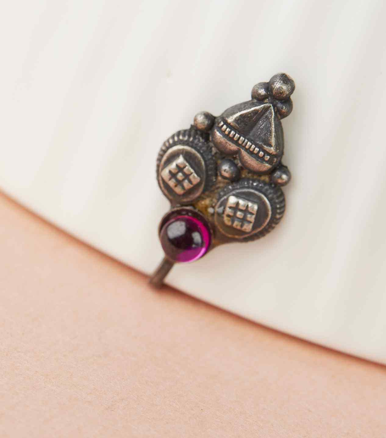 Silver Fancy Nose Pin