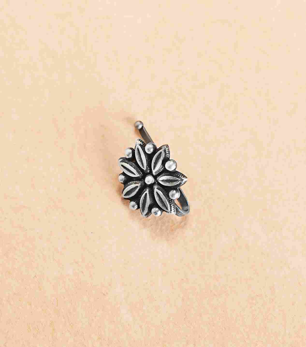 Silver Fancy Nose Pin