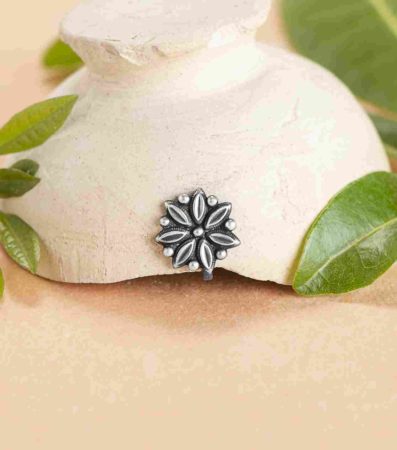 Silver Fancy Nose Pin