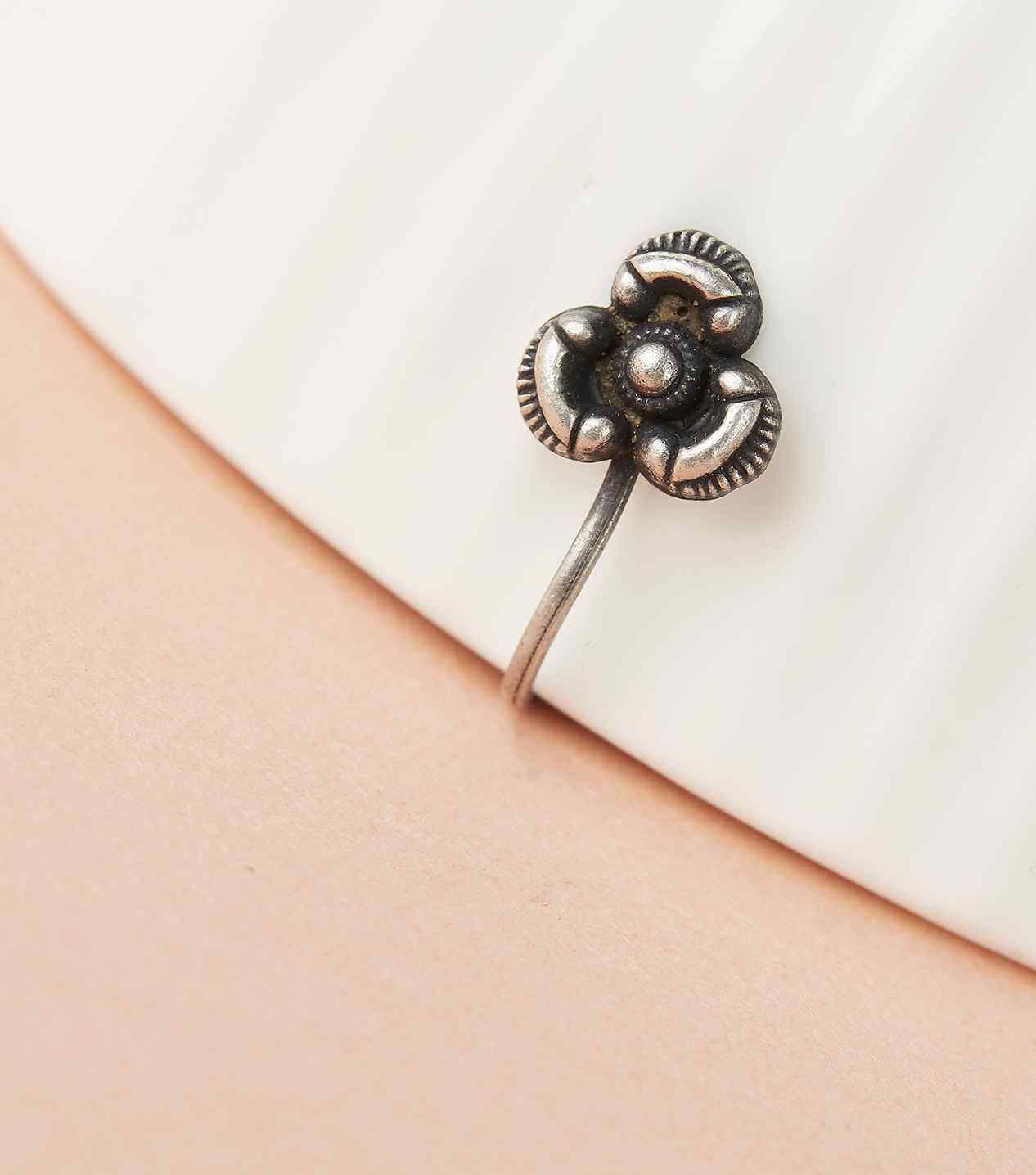 Silver Fancy Nose Pin