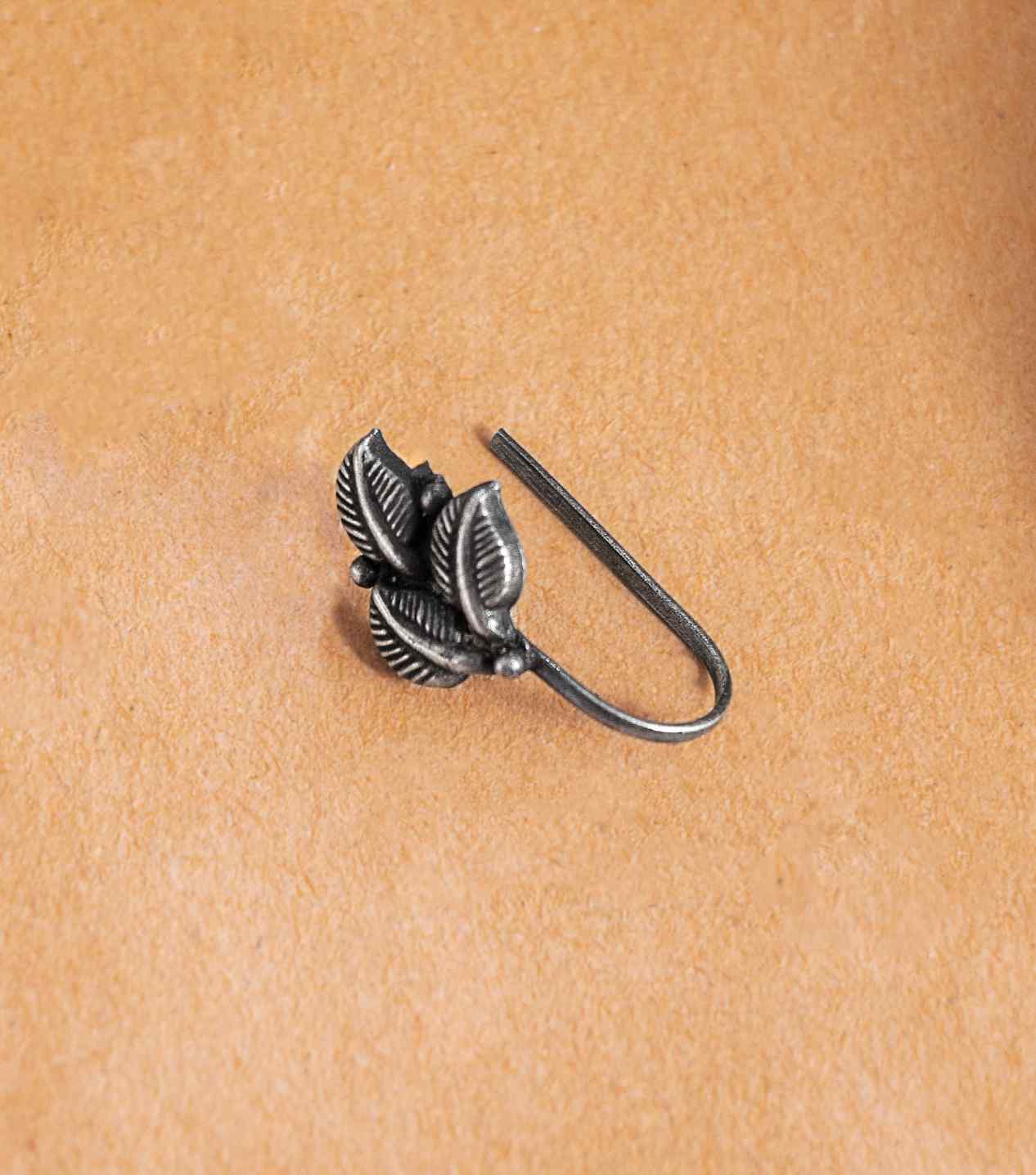 Silver Fancy Nose Pin
