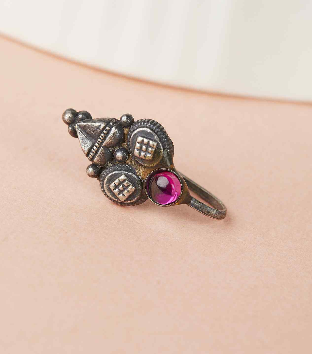 Silver Fancy Nose Pin