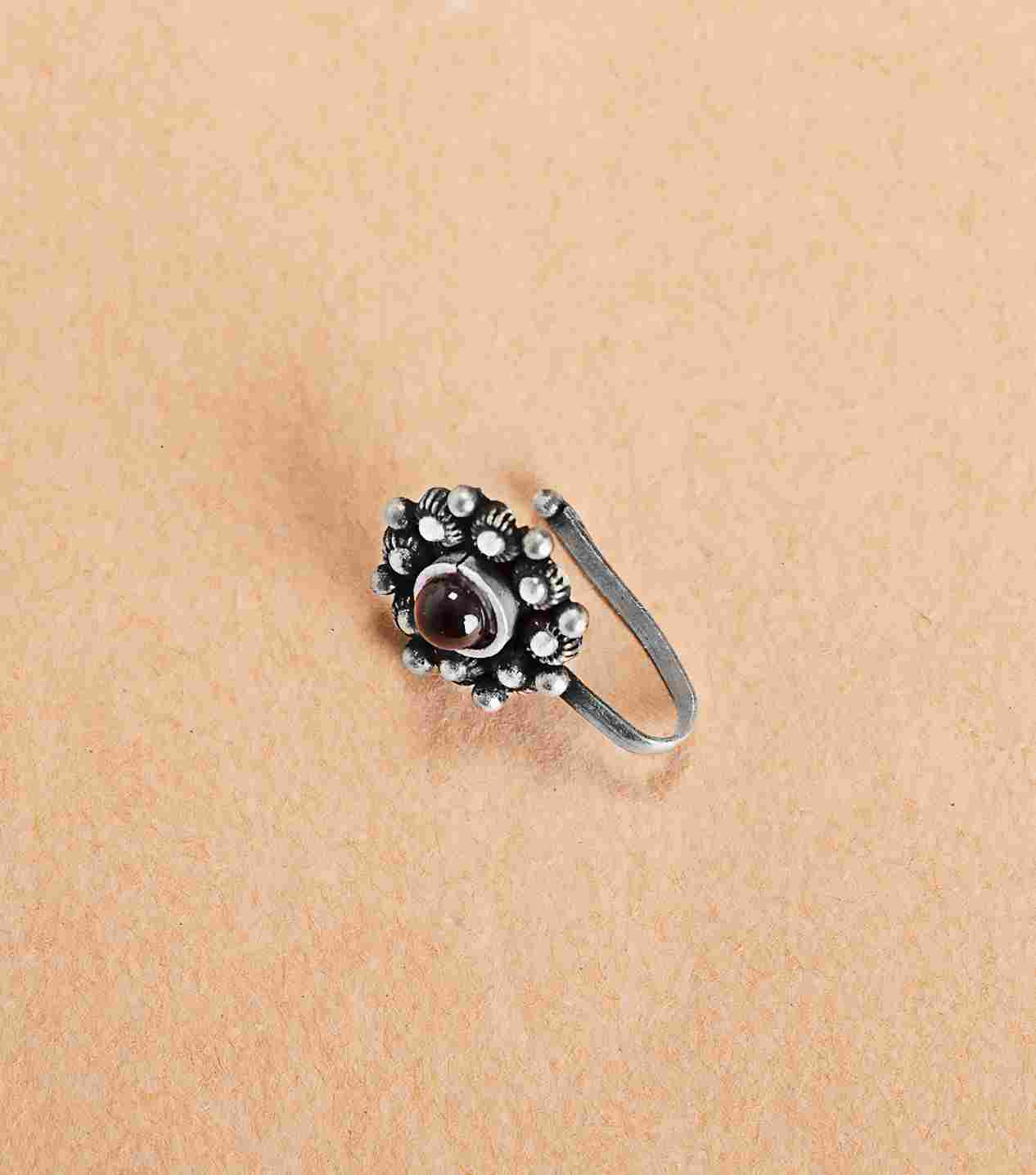 Silver Fancy Nose Pin