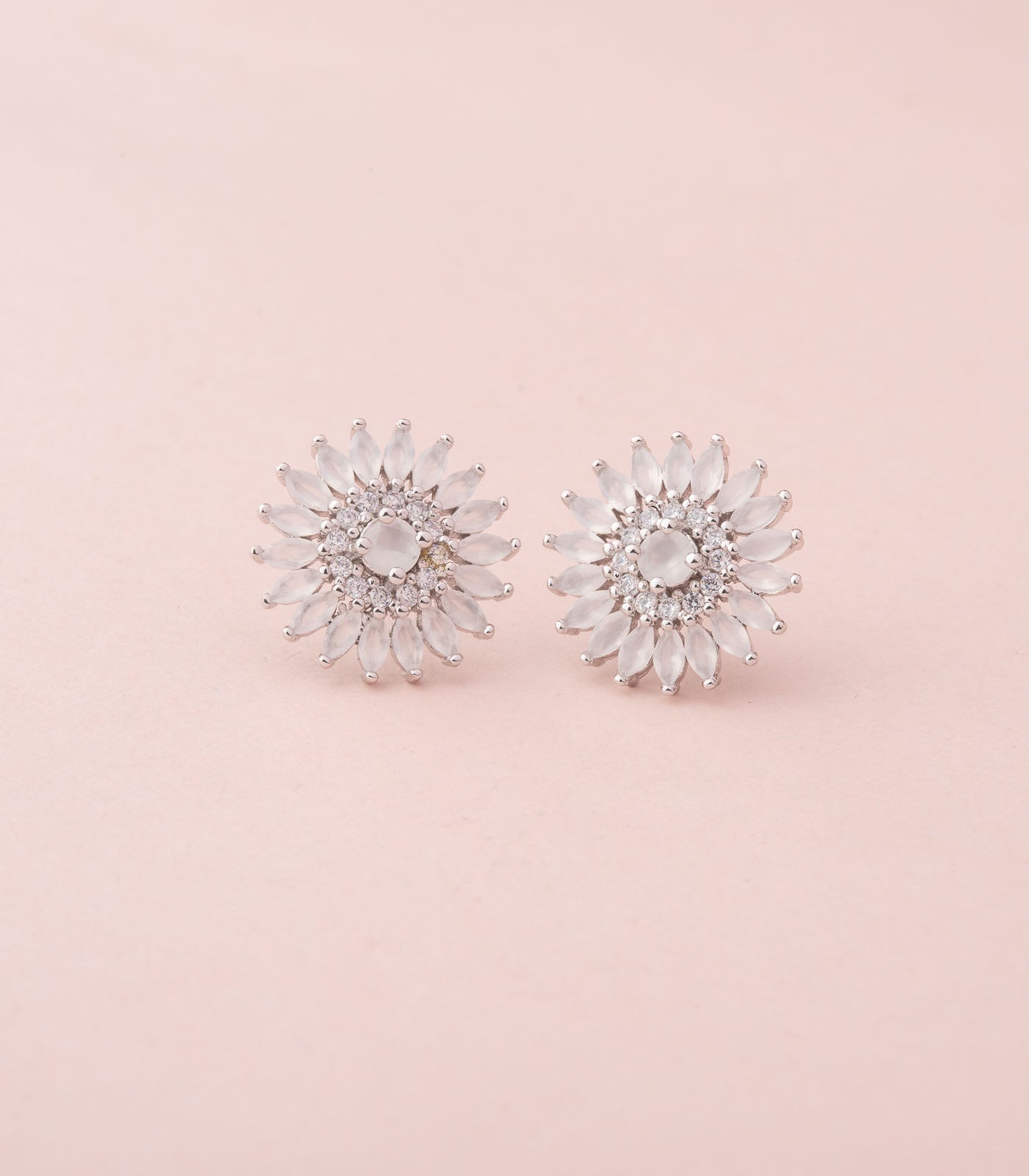Slivering Flower Studs (Brass)