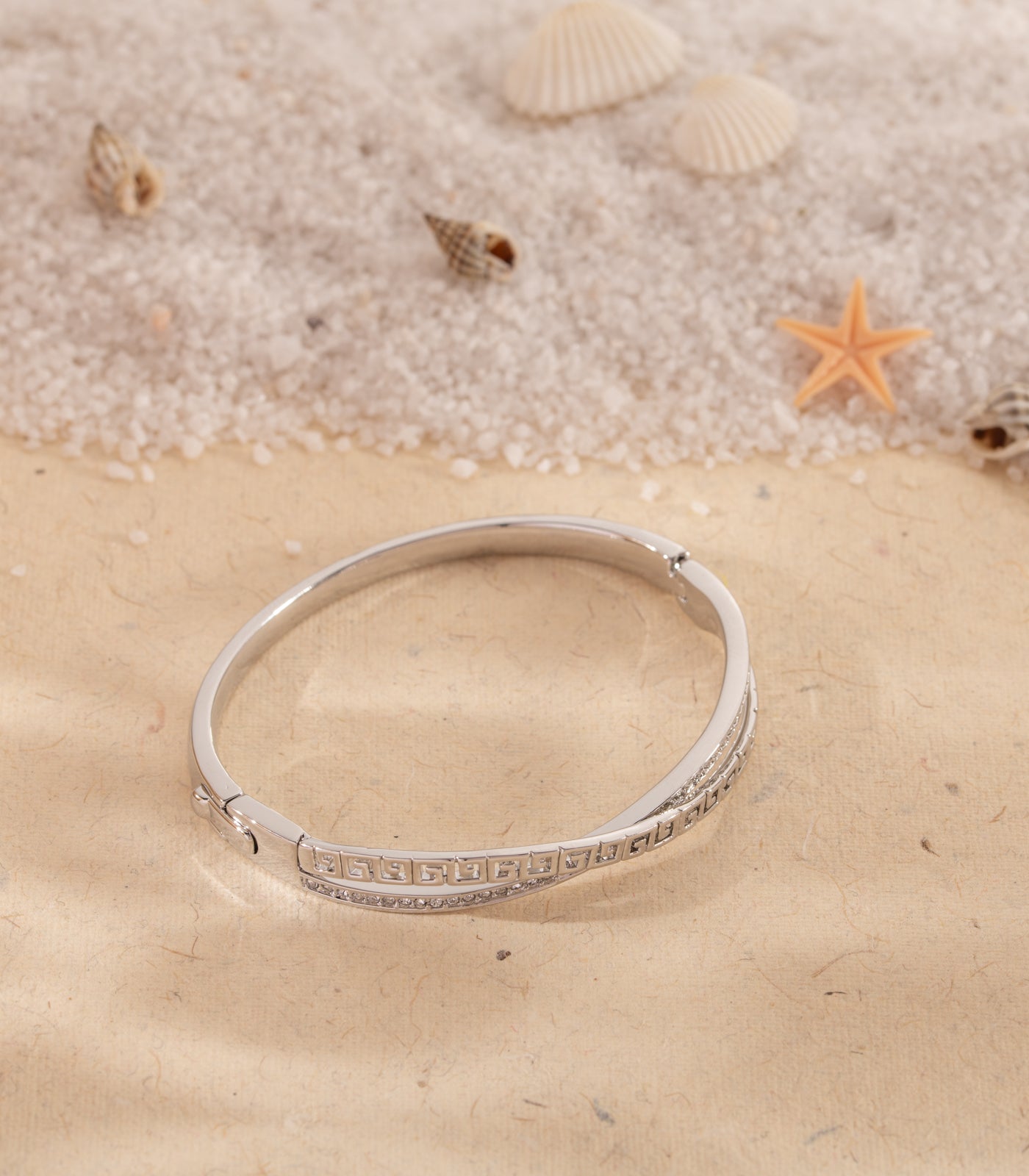Stunning Metal Bracelet (Brass)