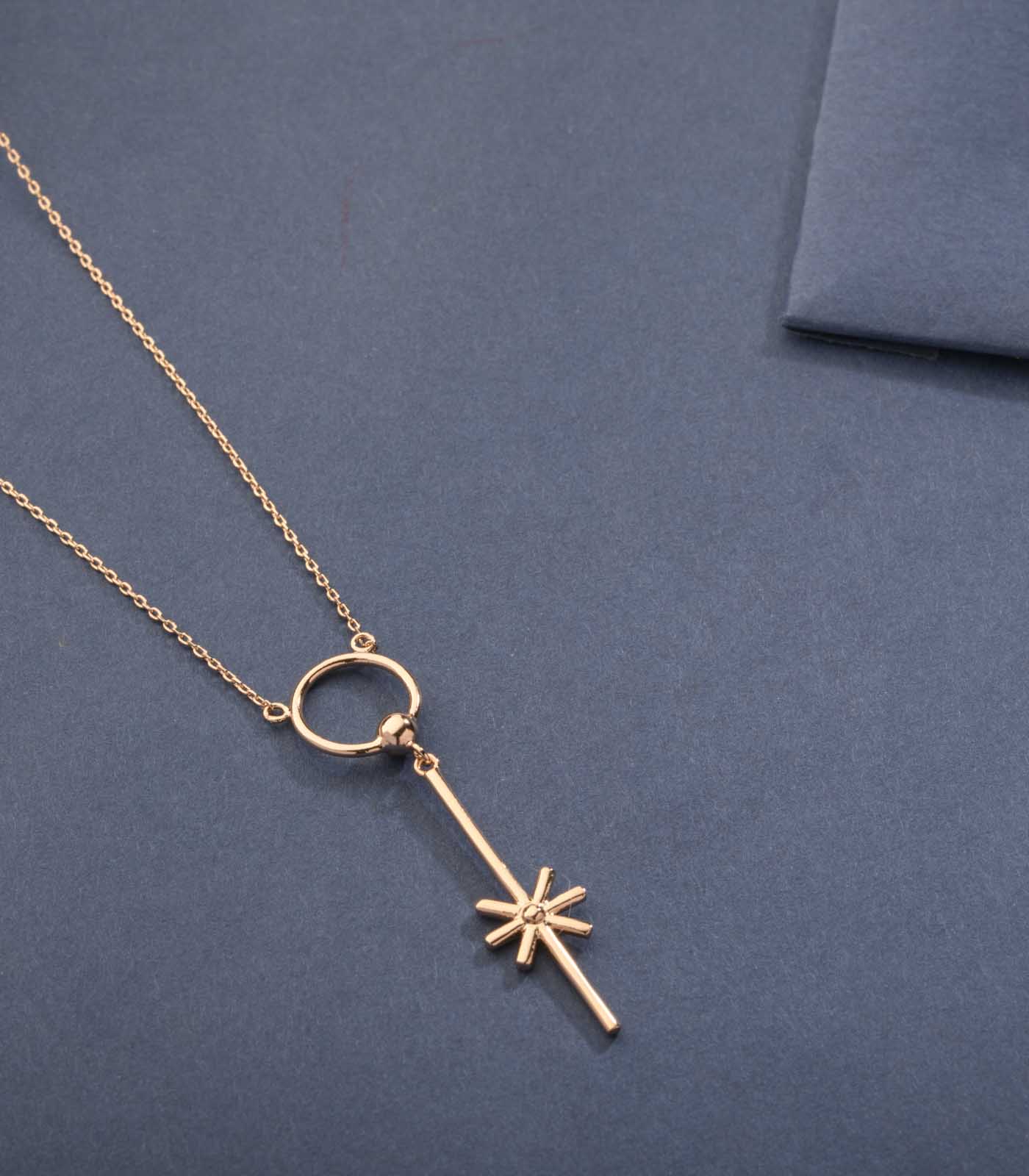 Stylish Designed Brass Necklace (Brass)