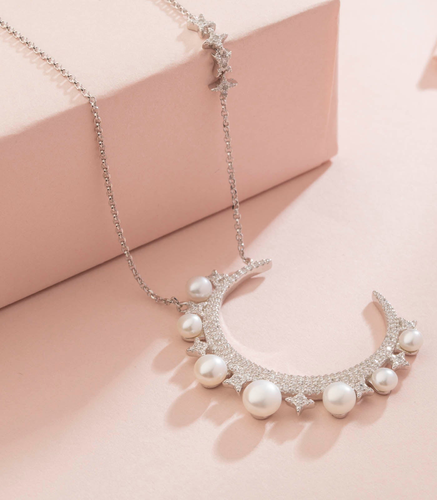 Surreal pearls chain pendant (Silver)