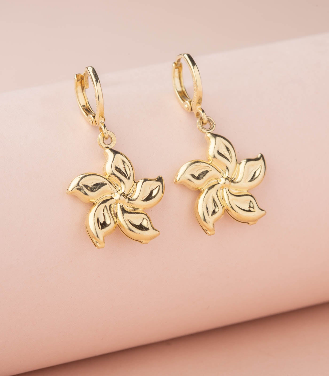 The Royal Affair Pendant (Brass)