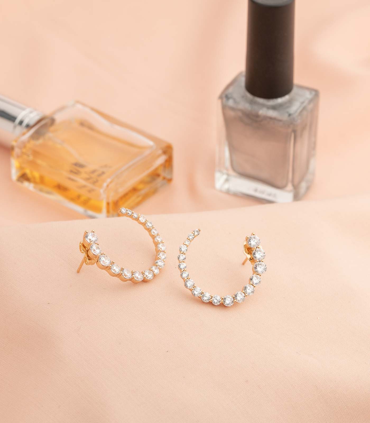 Adorable Curves - White Earrings (Brass)