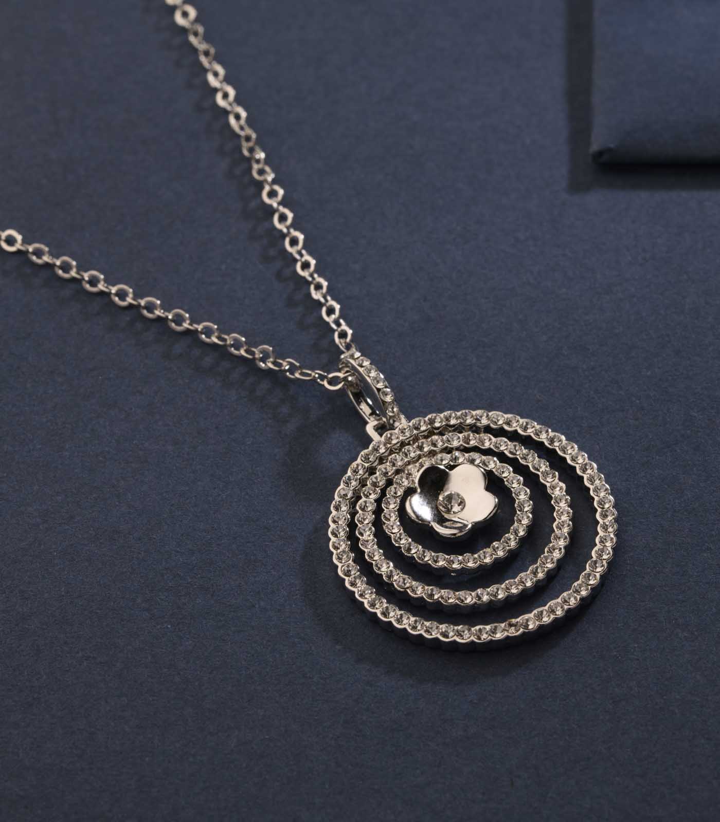 Decorative Concentric Loops Of Silver Flower Necklace (Brass)
