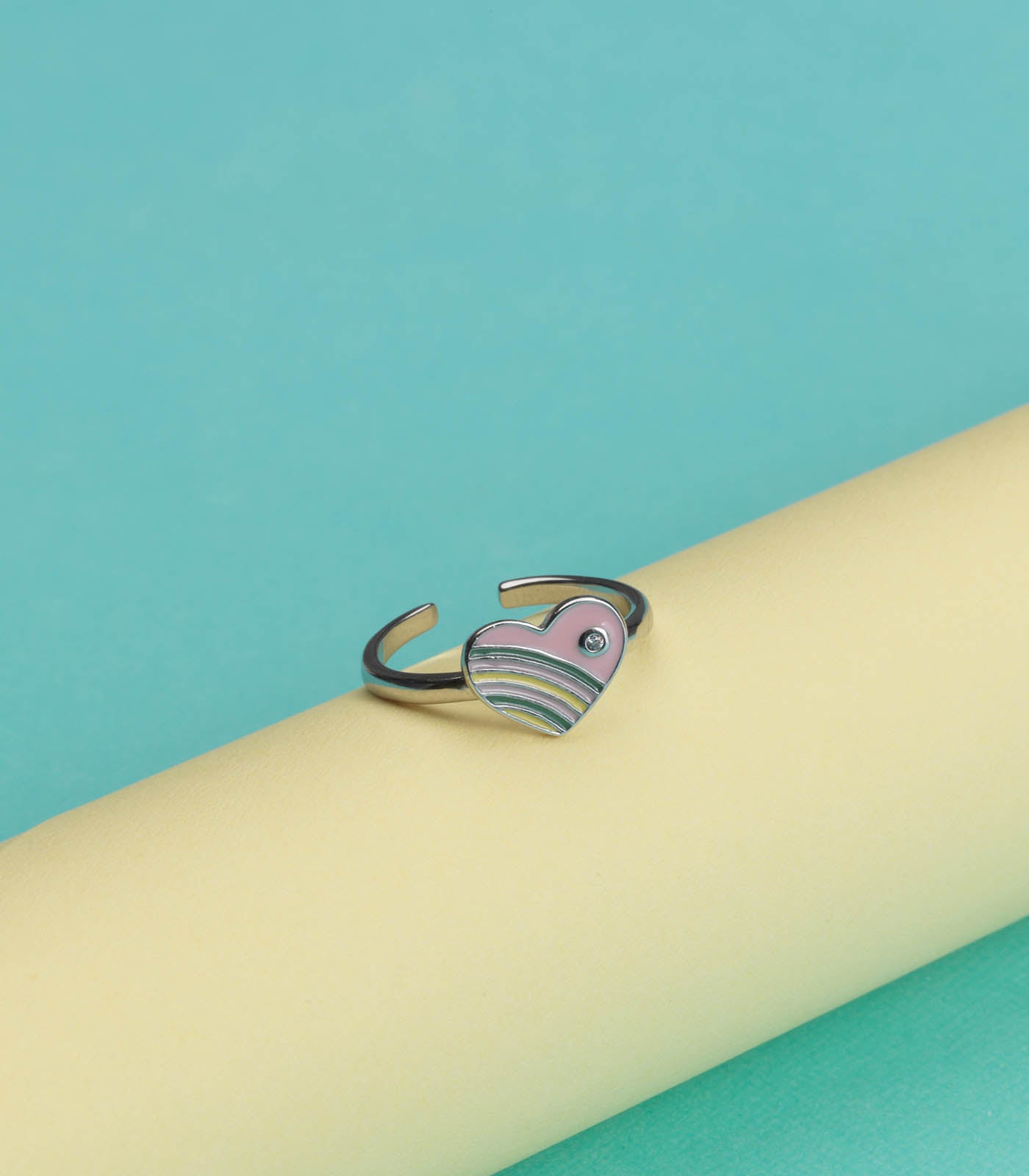 Rainbow Heart Finger Ring (Silver)