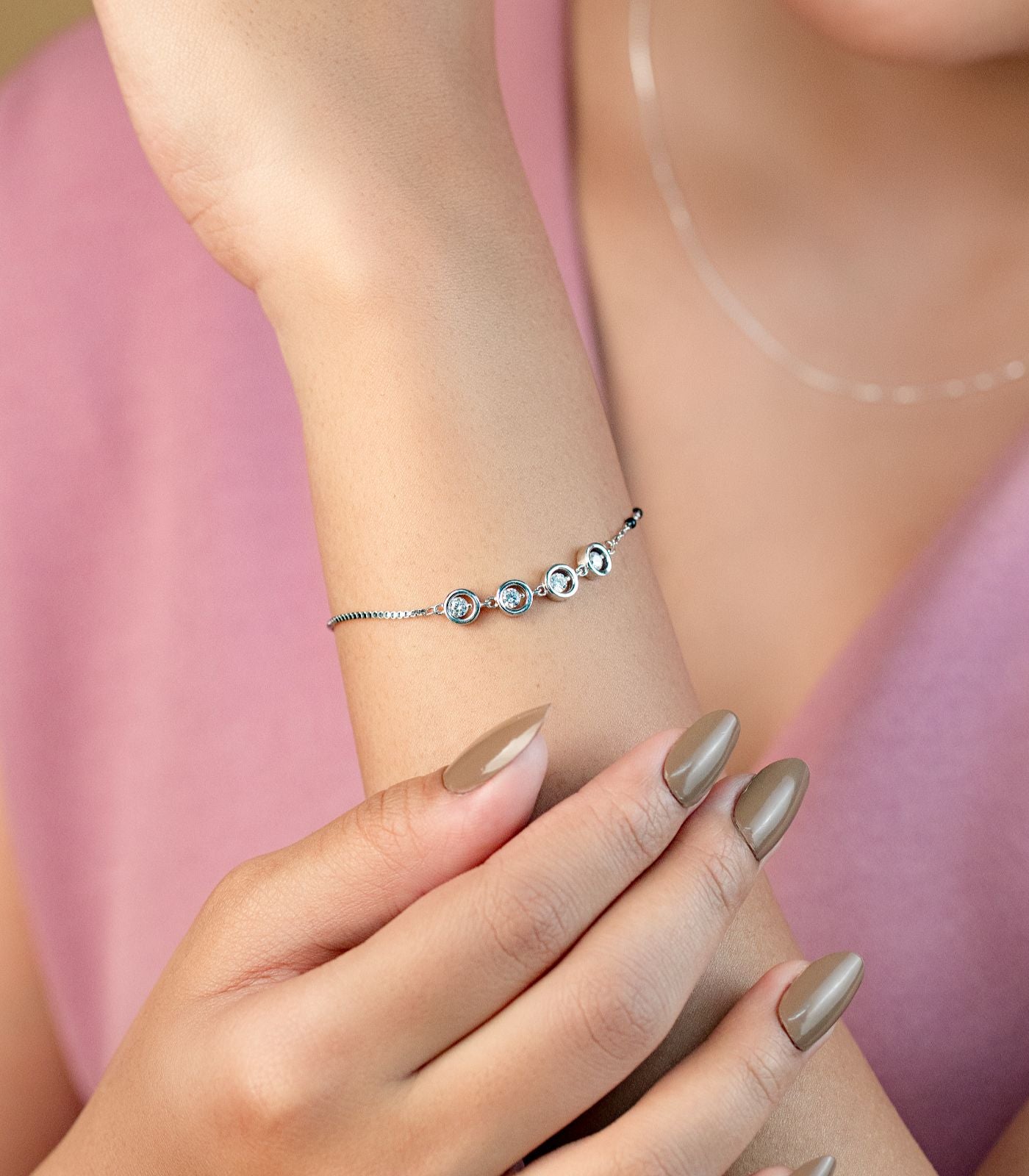 Glimmering Motifs Bracelet (Silver)