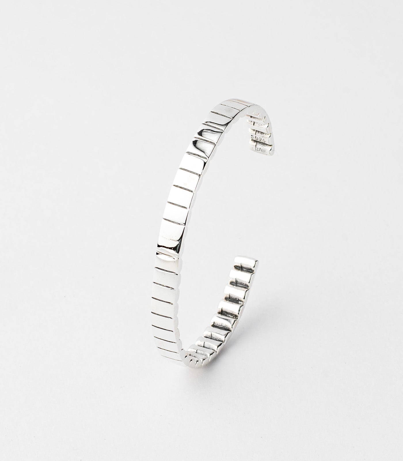 Linked Texture Kada Bracelet (Silver)