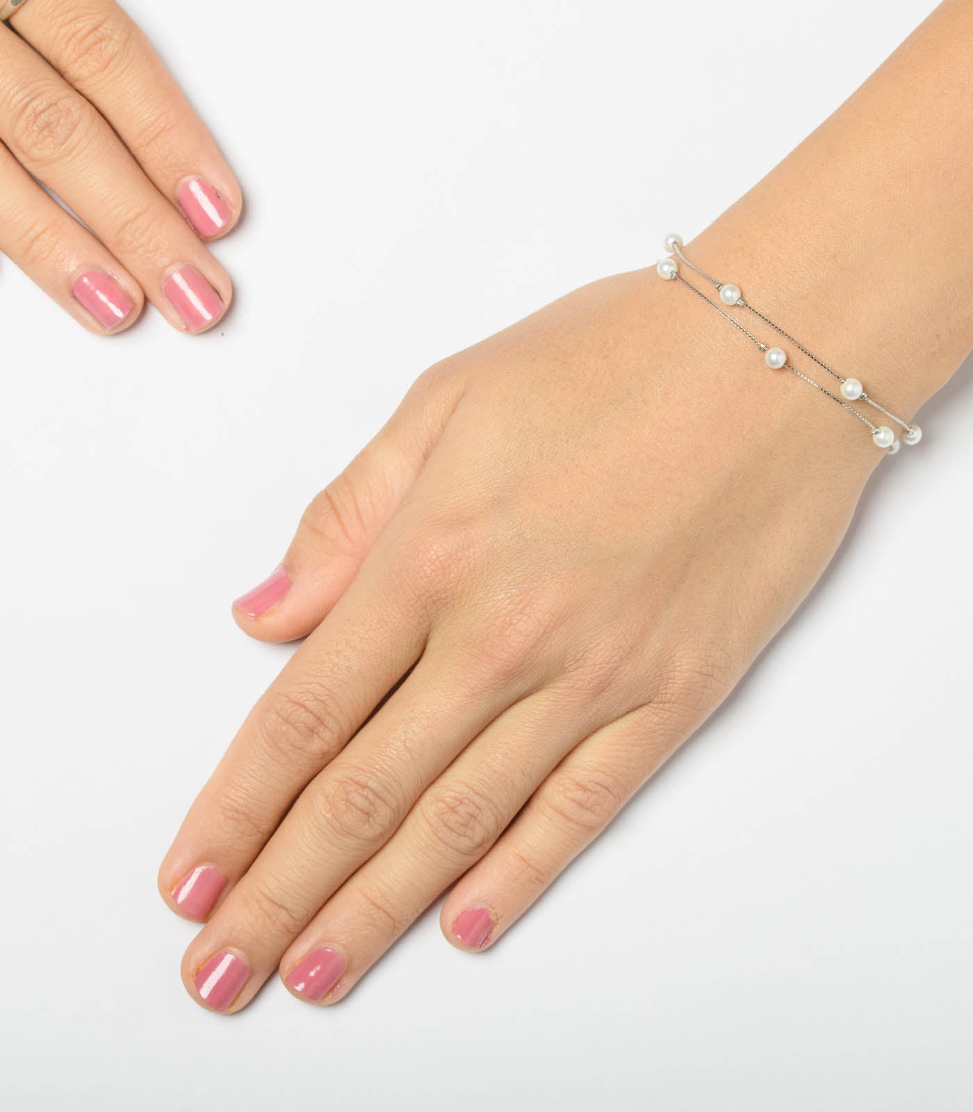 Equally Spaced Pearl Bracelet (Silver)