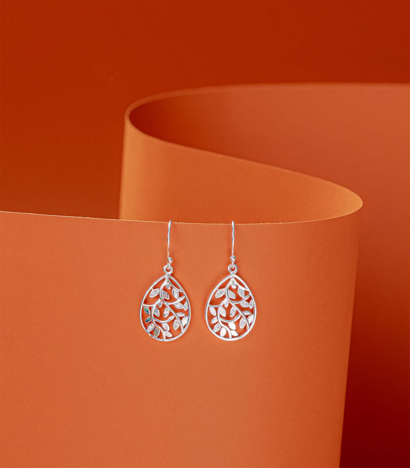 Dangling Olive Leaves Earrings (Silver)