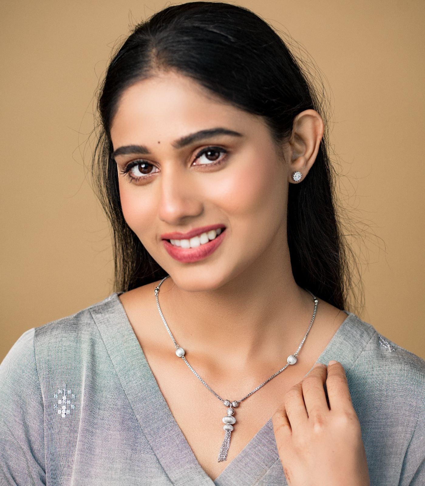 Central Charm Necklace (Silver)