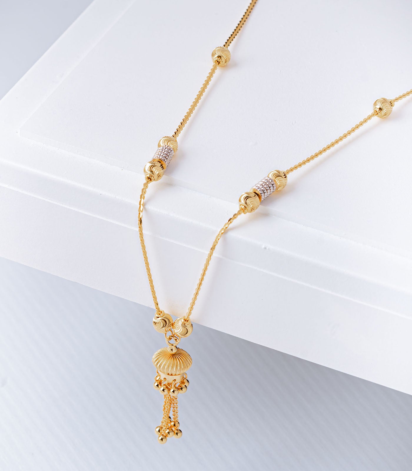 Central Charm Gold Colored Necklace (Silver)