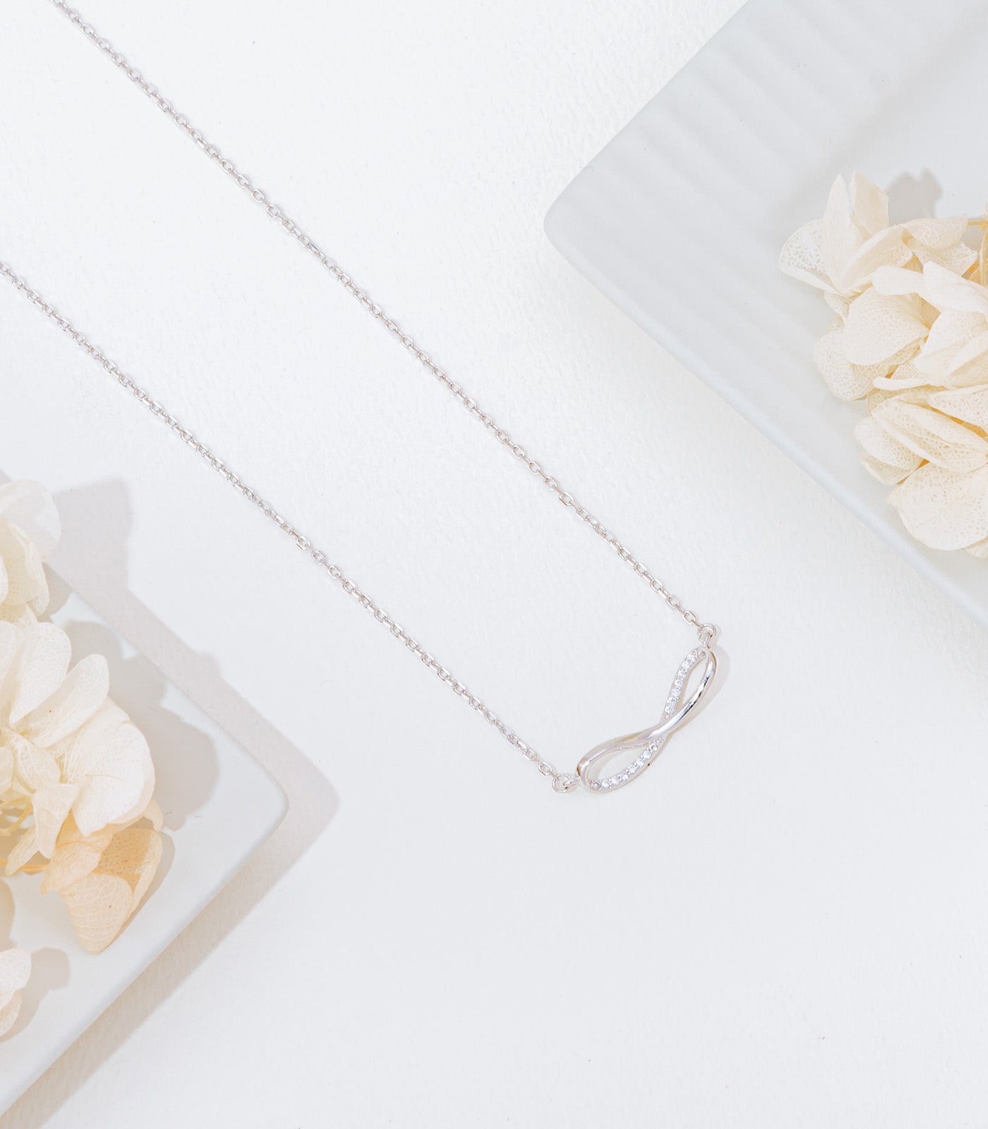 Sleek Infinity Necklace (Silver)