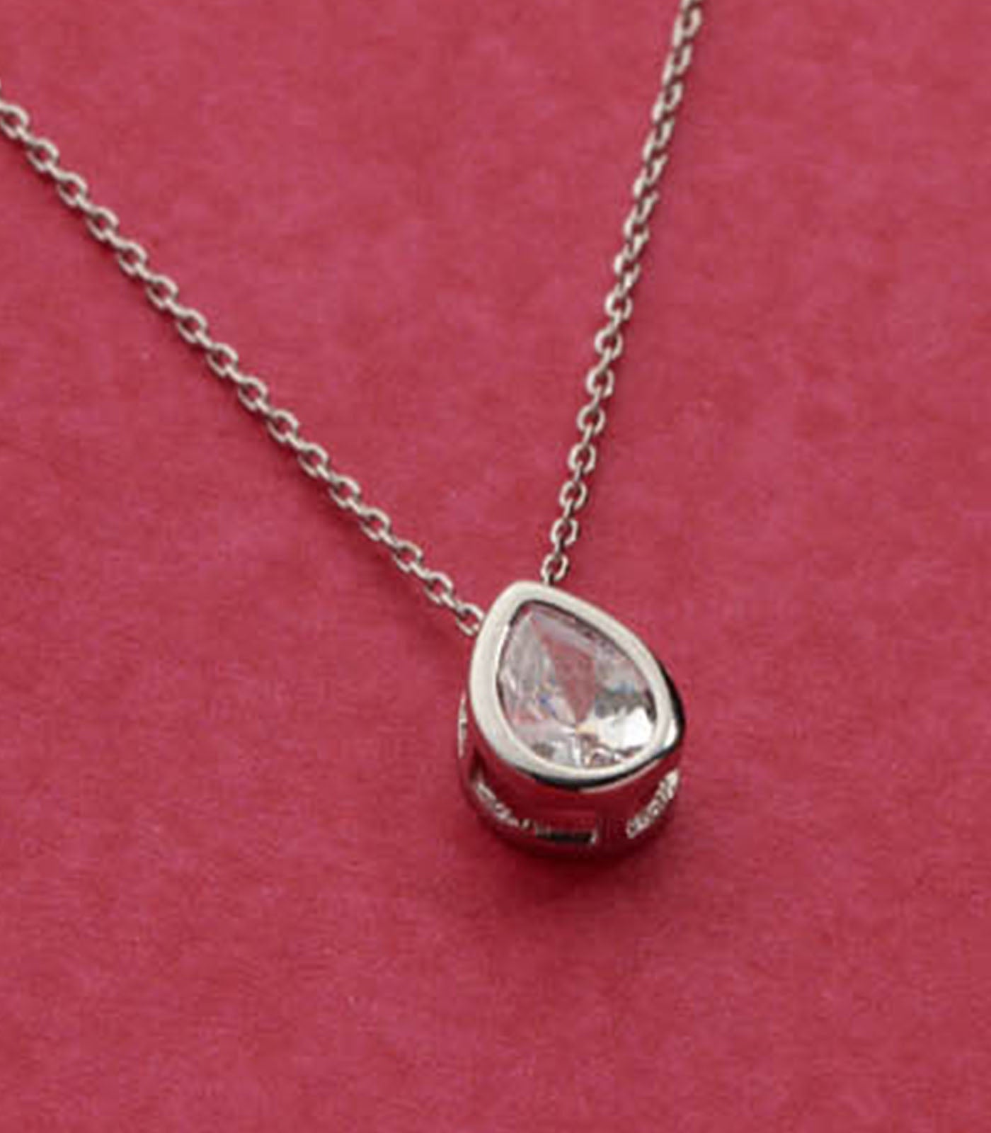 Drop Of Love Necklace (Silver)