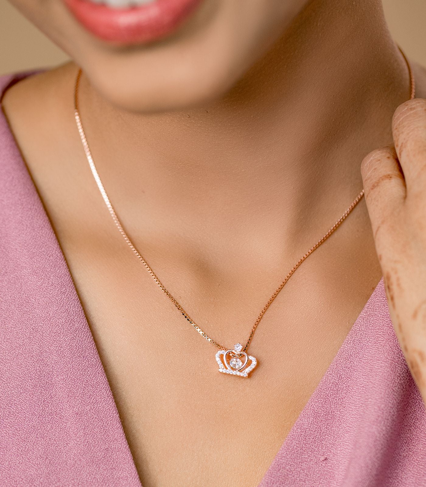 Rose Gold Crown Shaped Necklace (Silver)