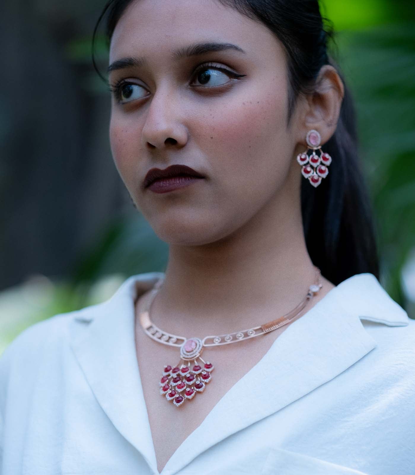 Shining Red Stones Necklace Set (Silver)