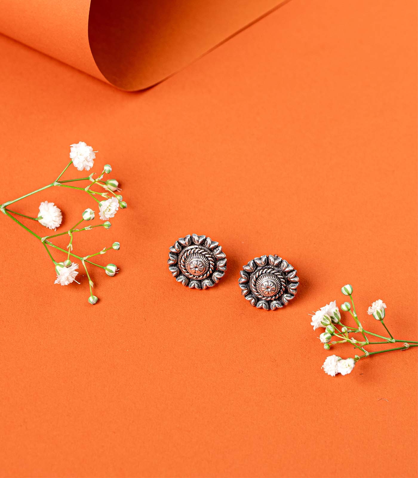 Multilayered Divine Wheel Oxidized Tops (Silver)