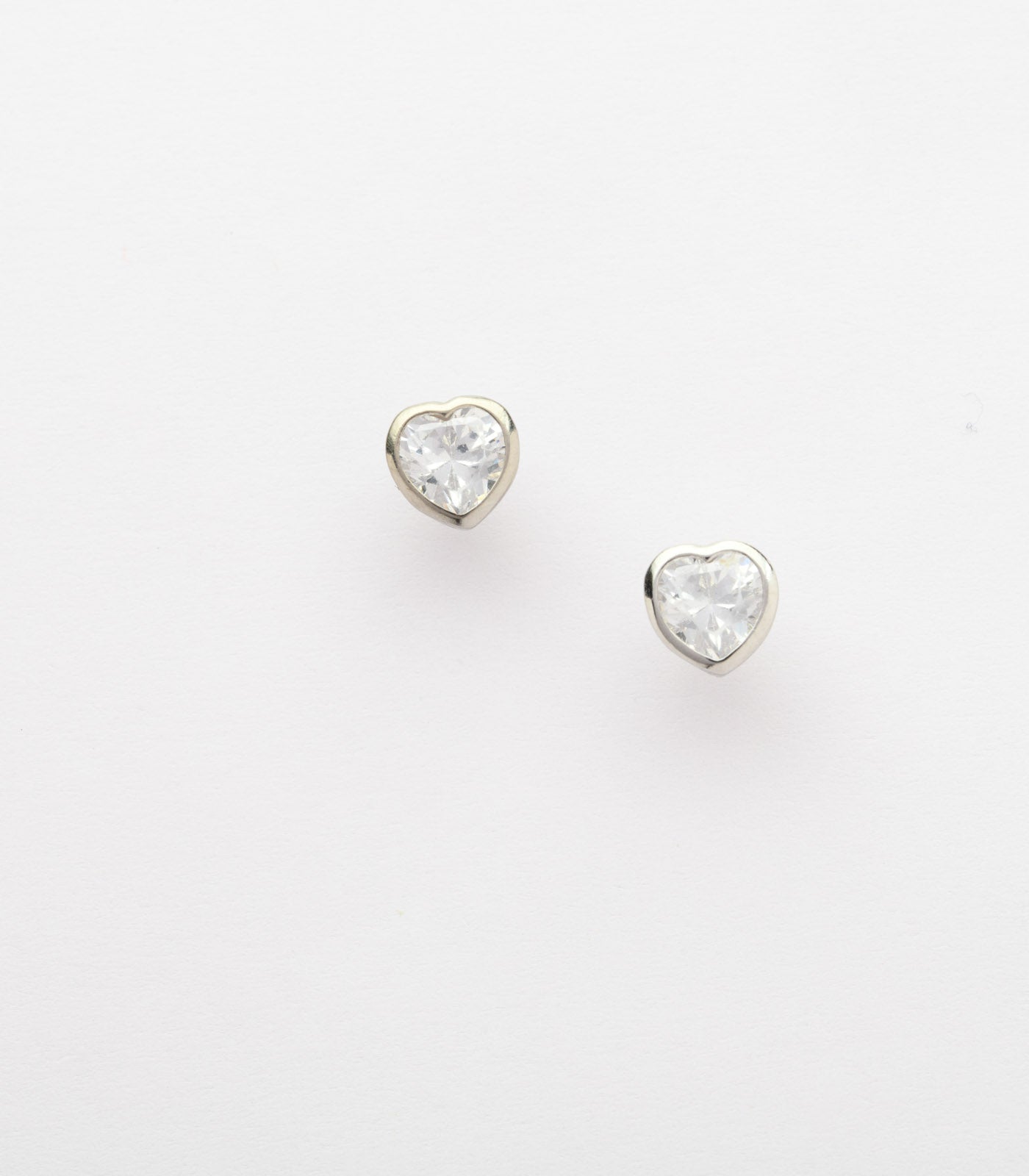 Solitaire Heart Tops (Silver)