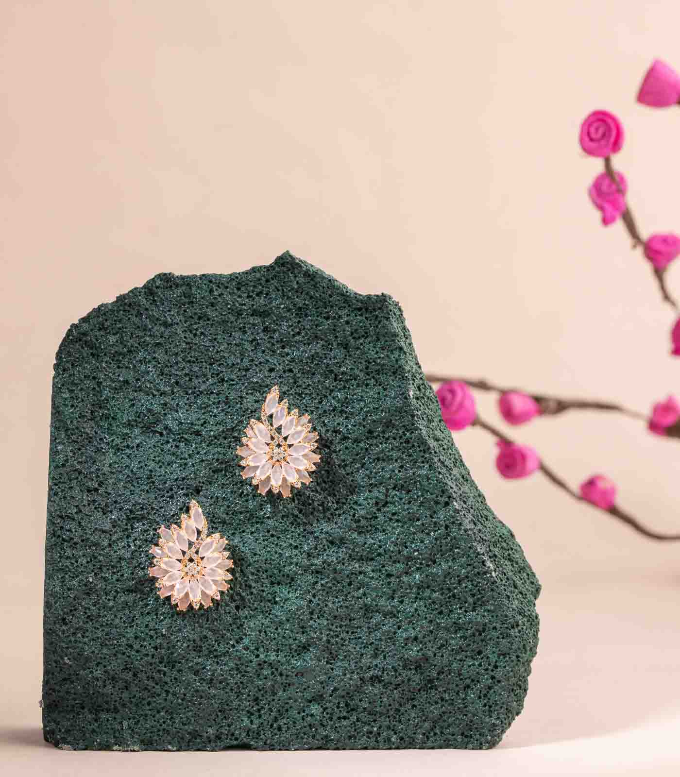 Fancy Queen Studs (Brass)