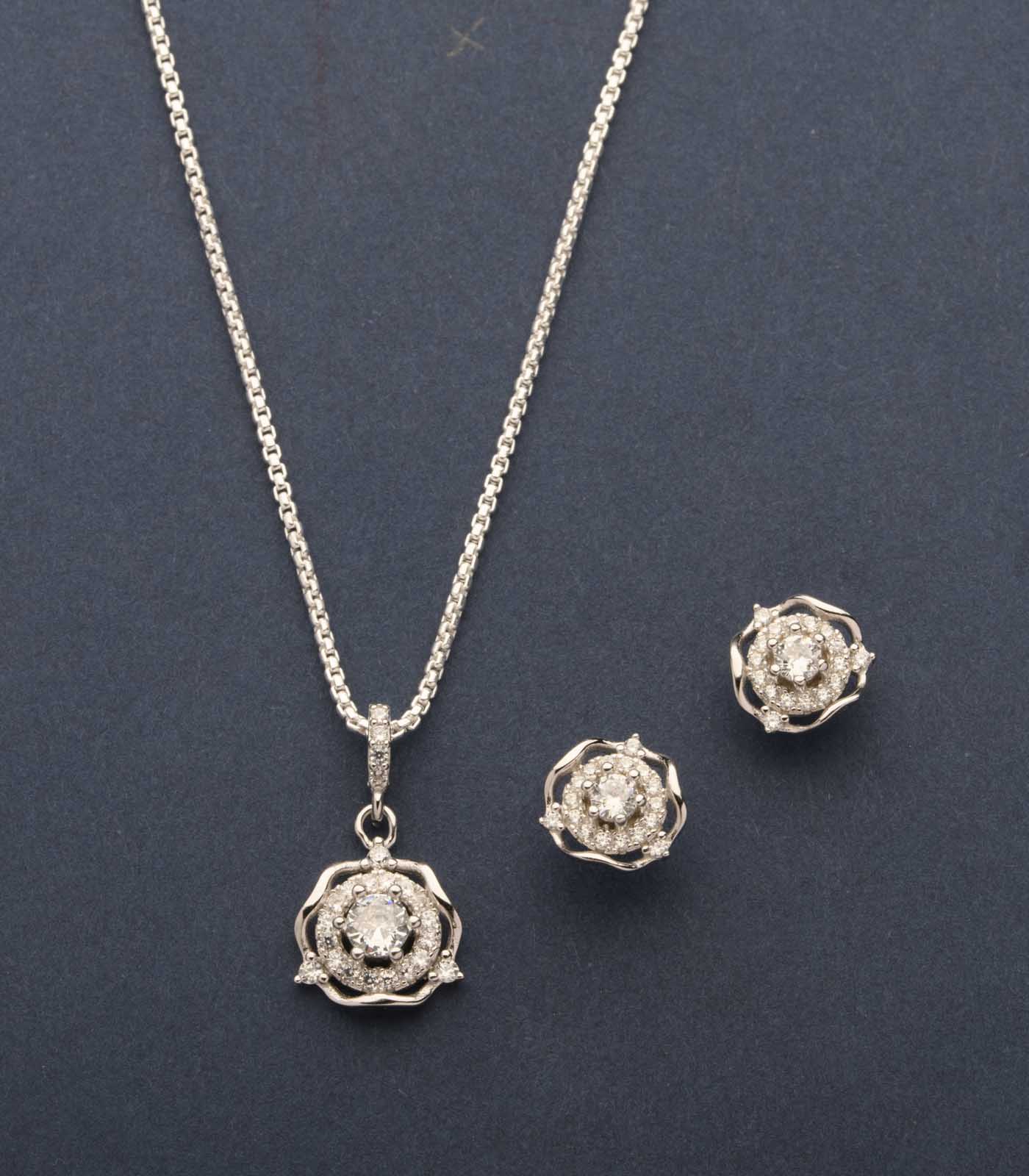 Flowers Of Adorable Gemstones Pendant Set (Silver)