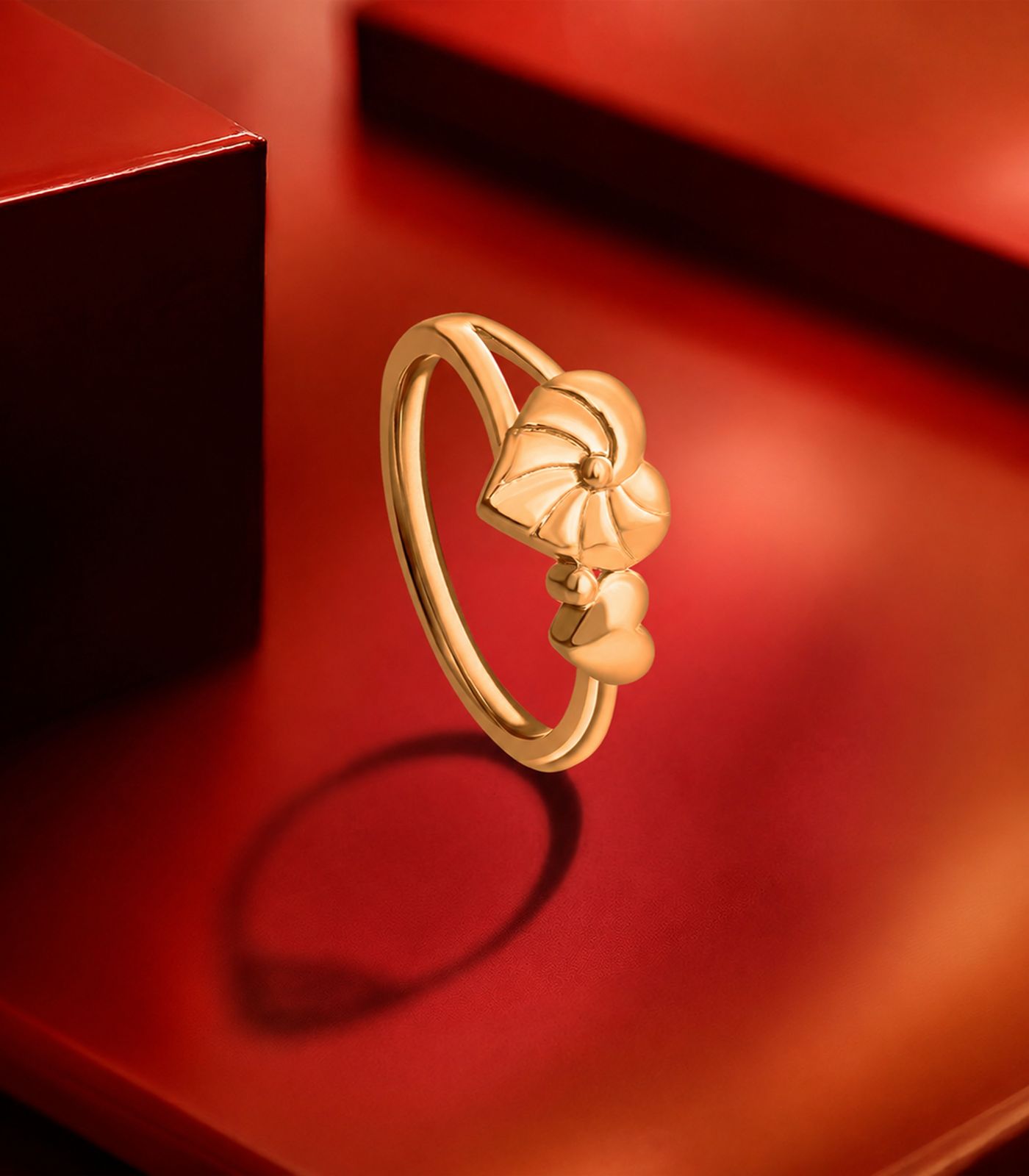 Linked Hearts Gold Finger Ring