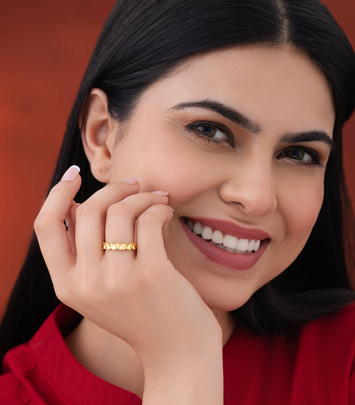 Conics Sillouhte Gold Finger Ring