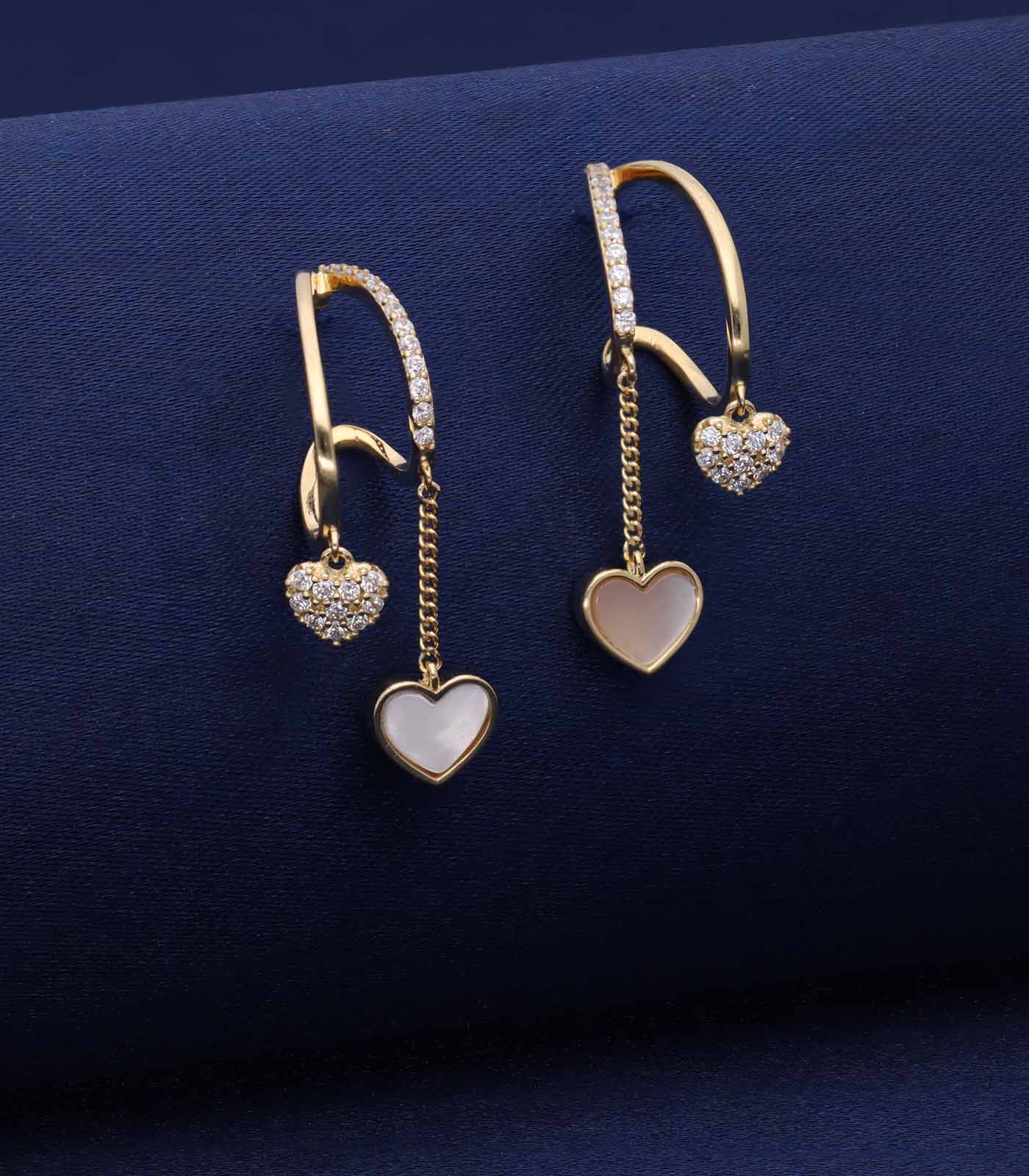 Glamorous heart shaped earrings(Silver)