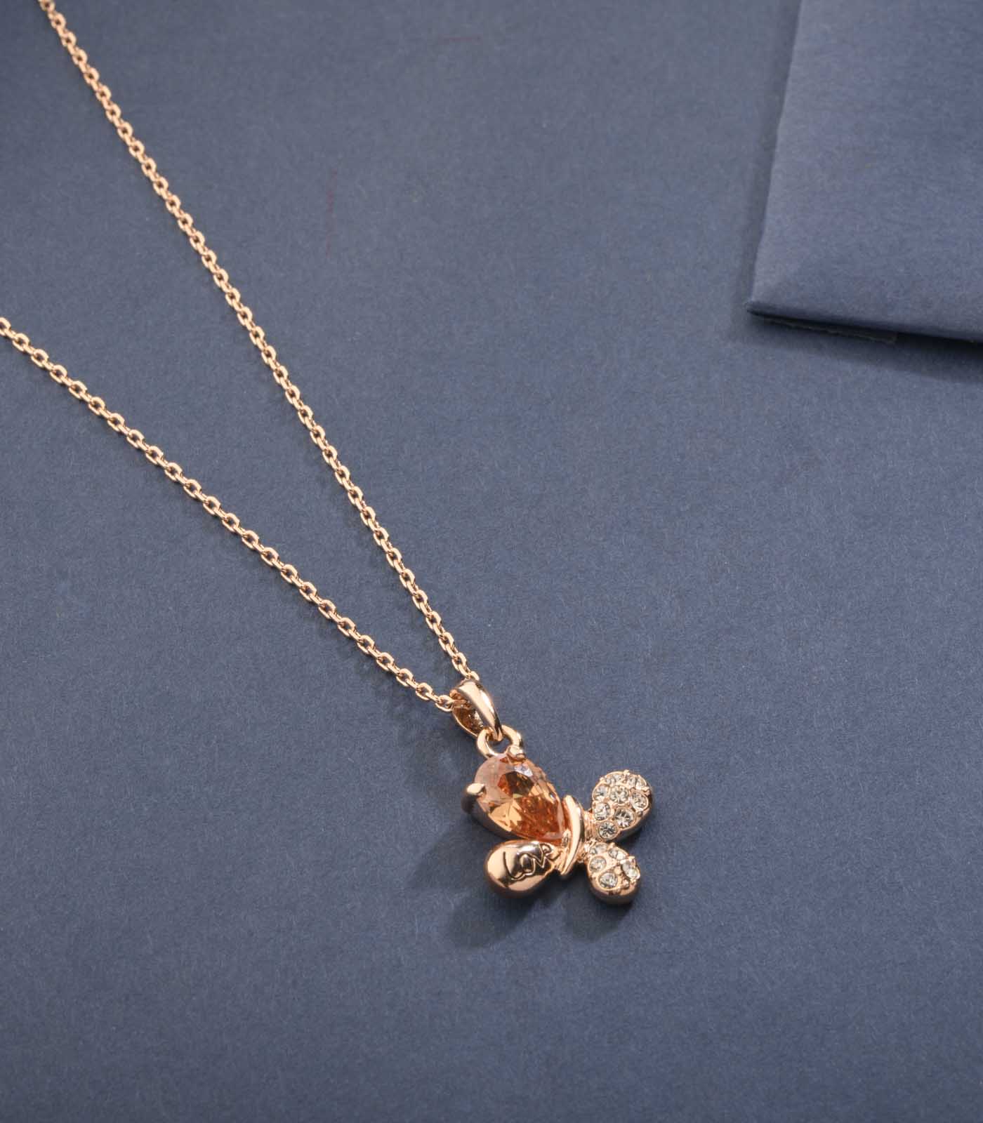 Glittering Flower Of Golden Pearl Necklace (Brass)
