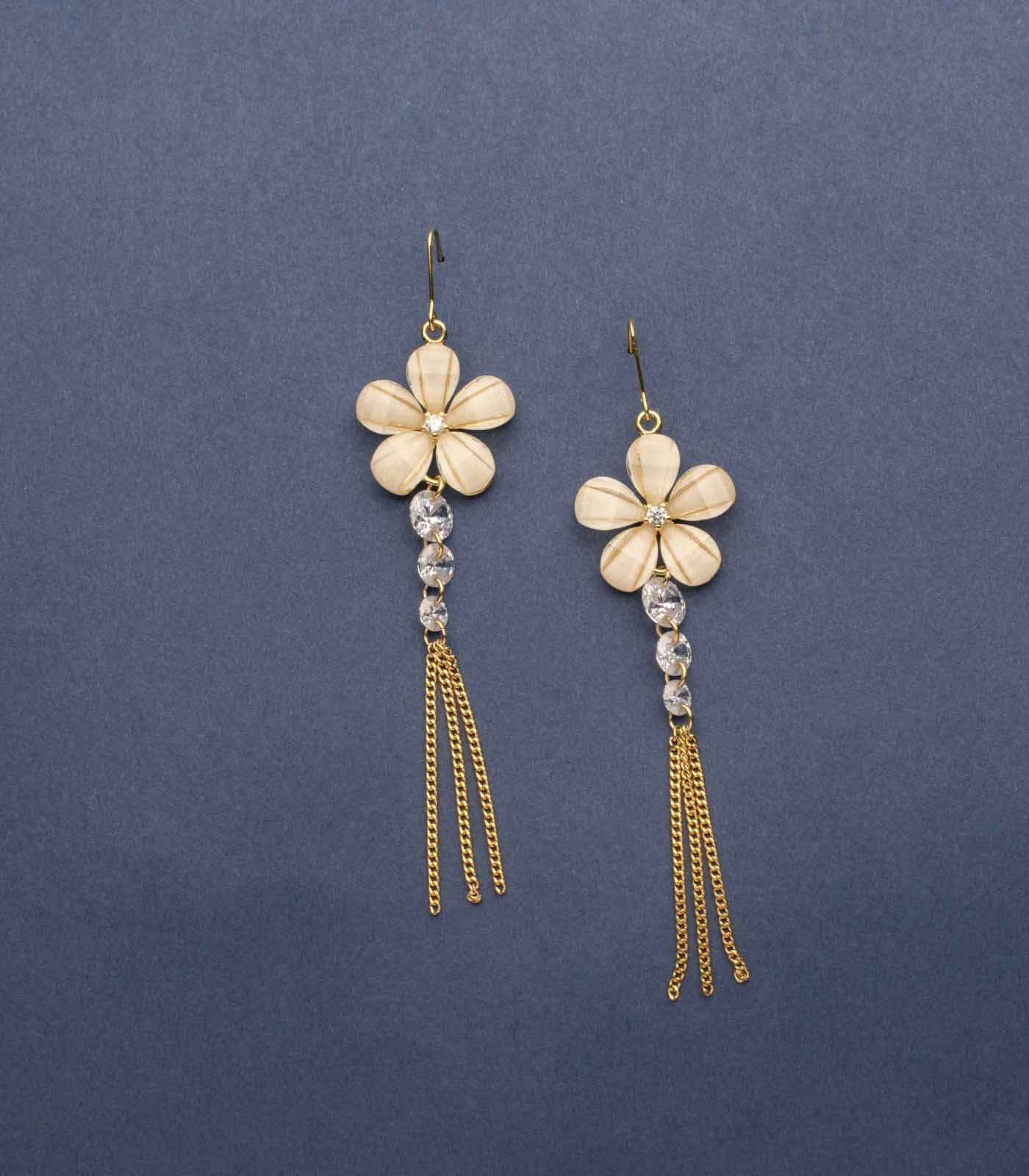 Golden Falling Trails Of The Shiny Flowers Earrings (Brass)