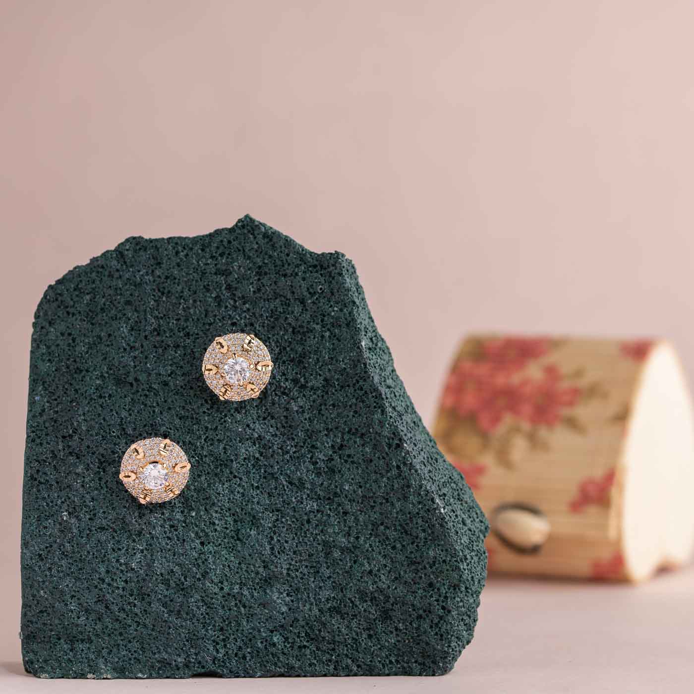Little Shimmery Studs - Golden Earrings (Brass)