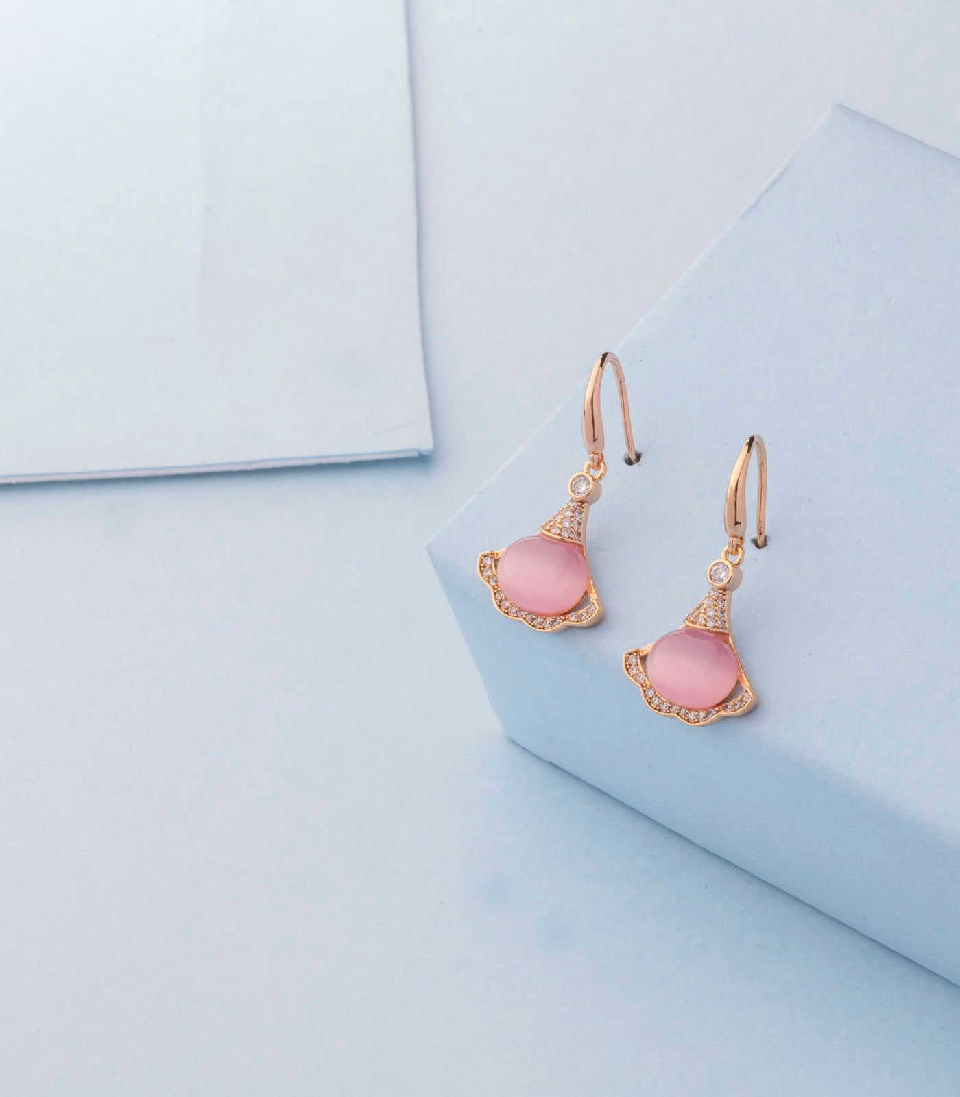 Magical beads earrings- Pink (Brass)
