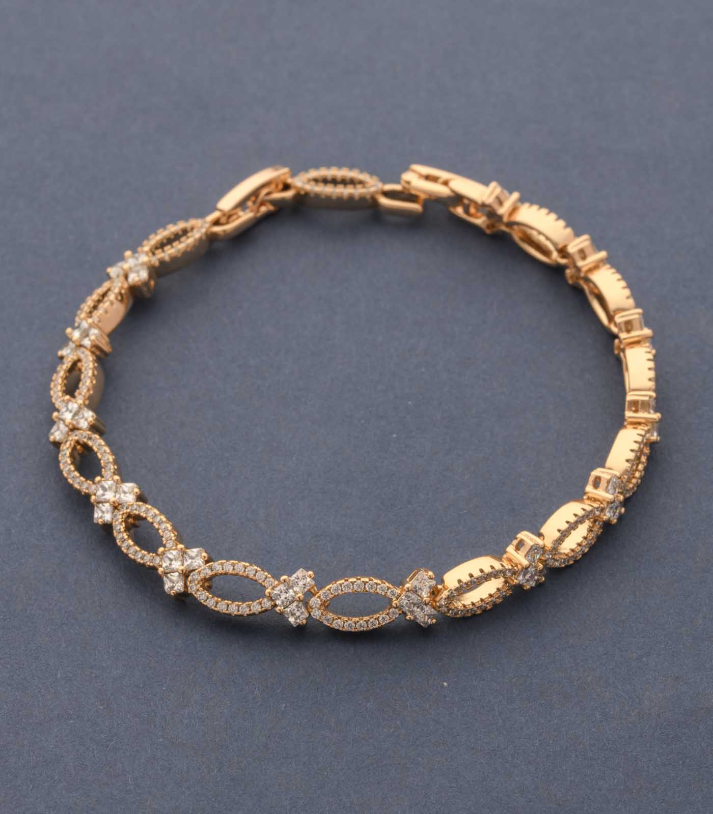 Ornated Beautiful Brass Bracelet (Brass)