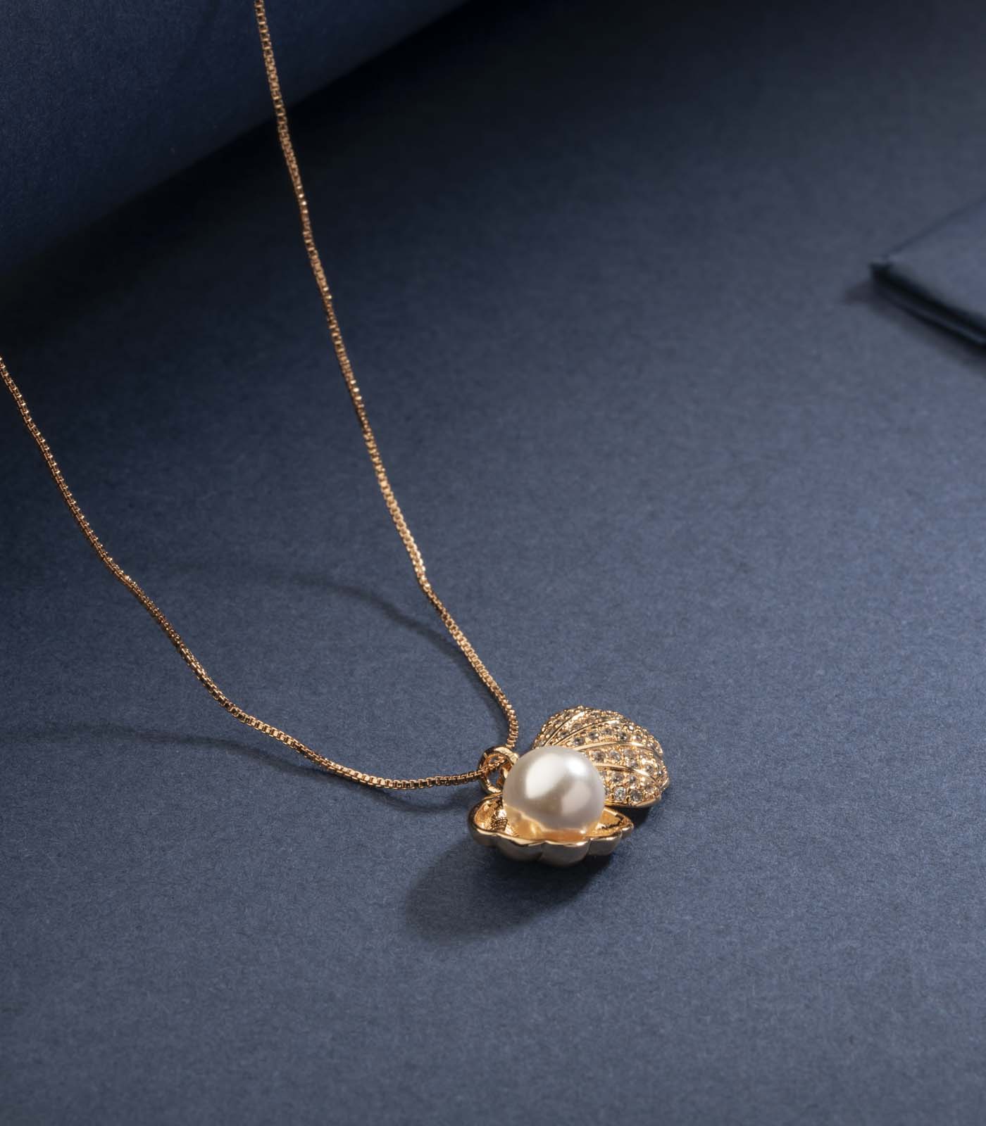 Sea Shell Pearl Pendant (Brass)