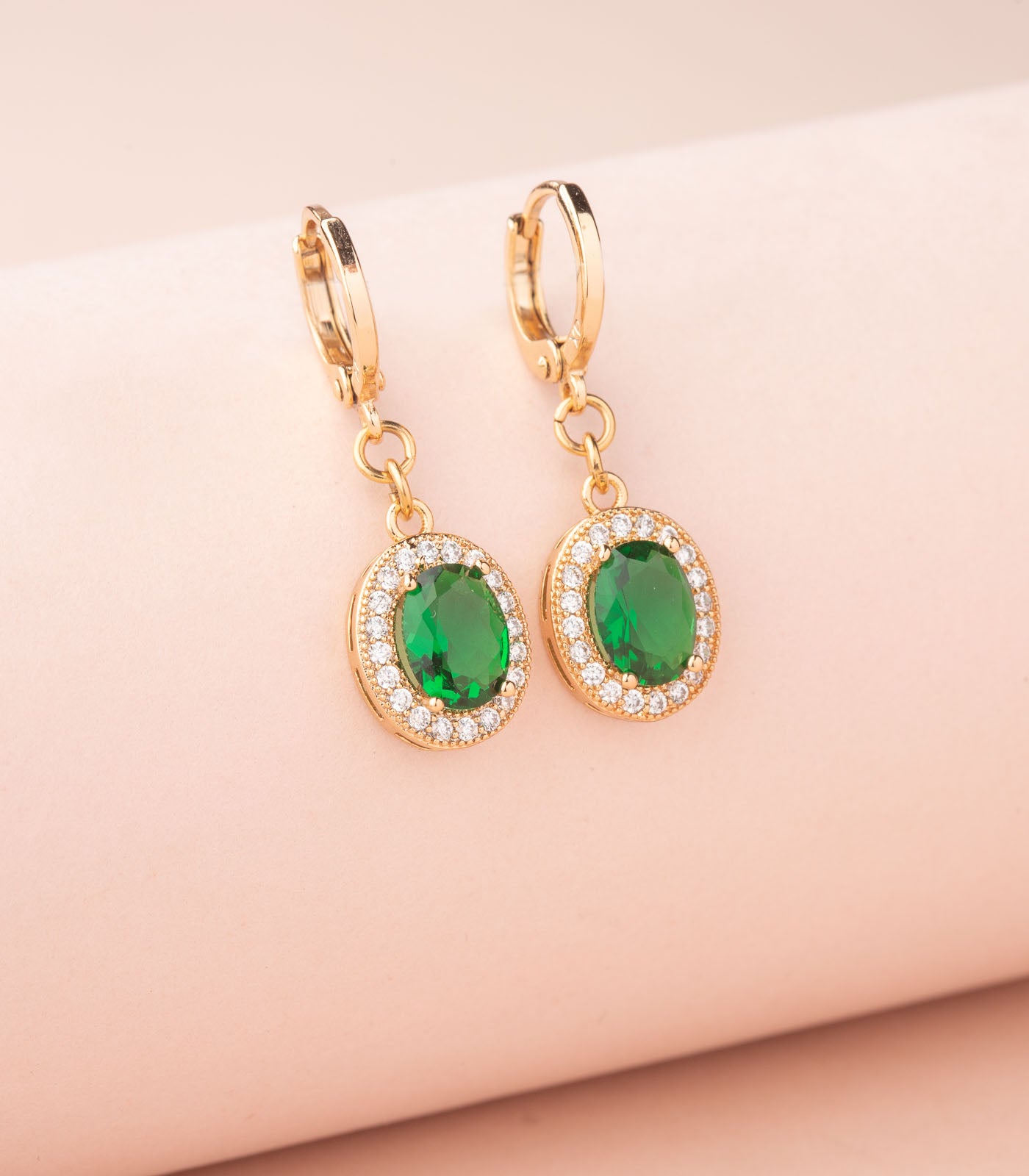 Shimmer On My Neck - Green Pendant Set (Brass)