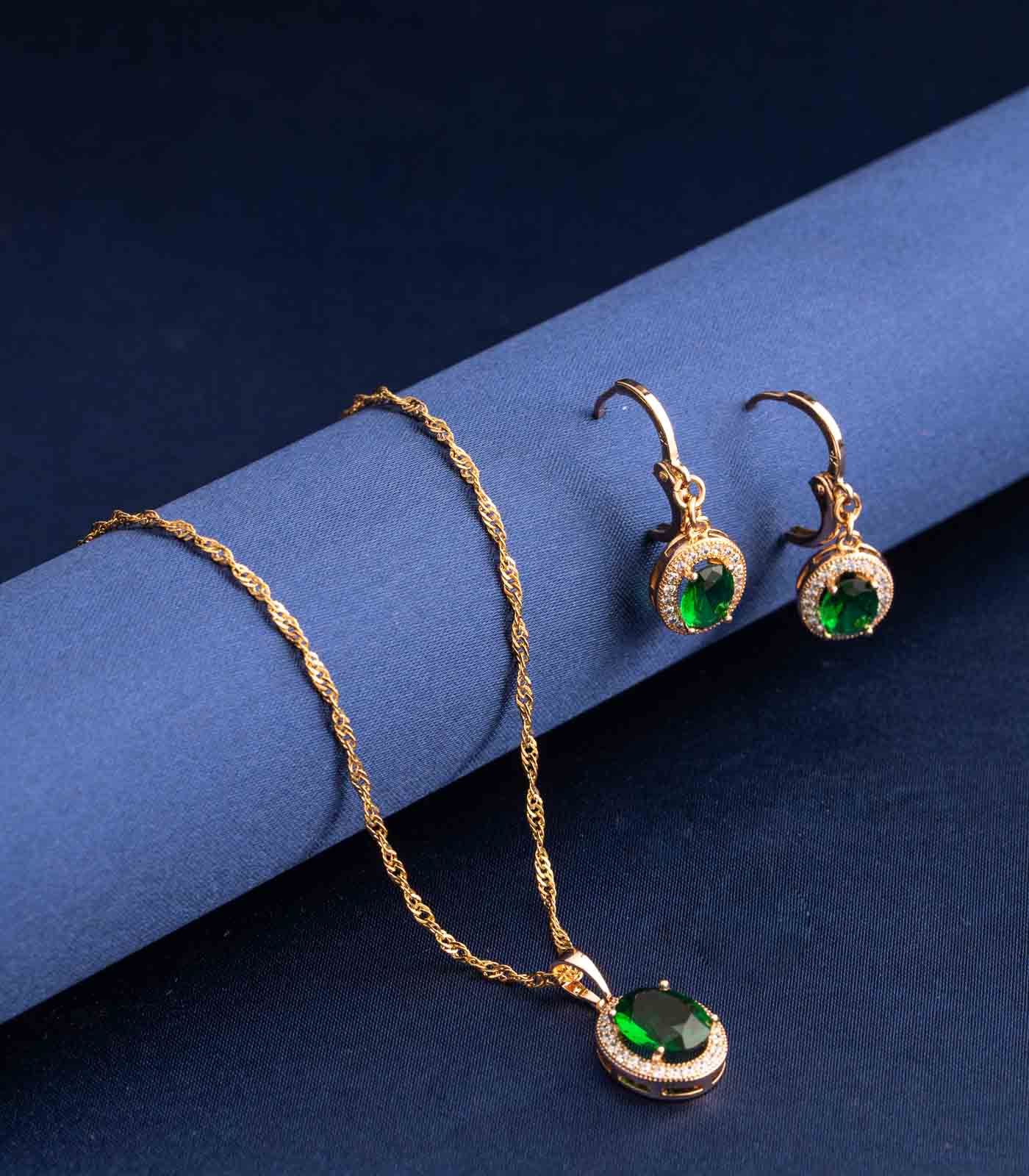 Shimmer On My Neck - Green Pendant Set (Brass)