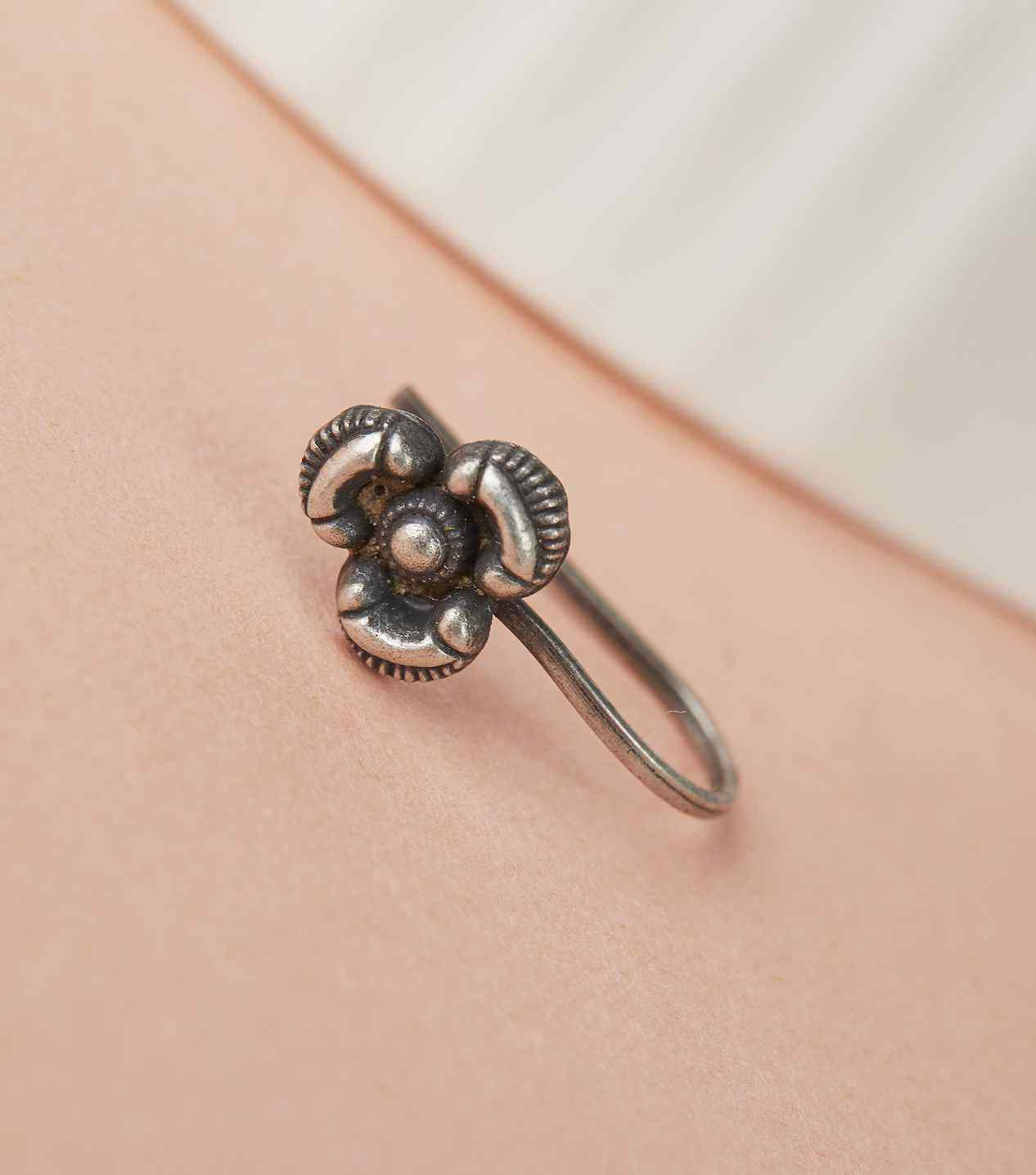 Silver Fancy Nose Pin