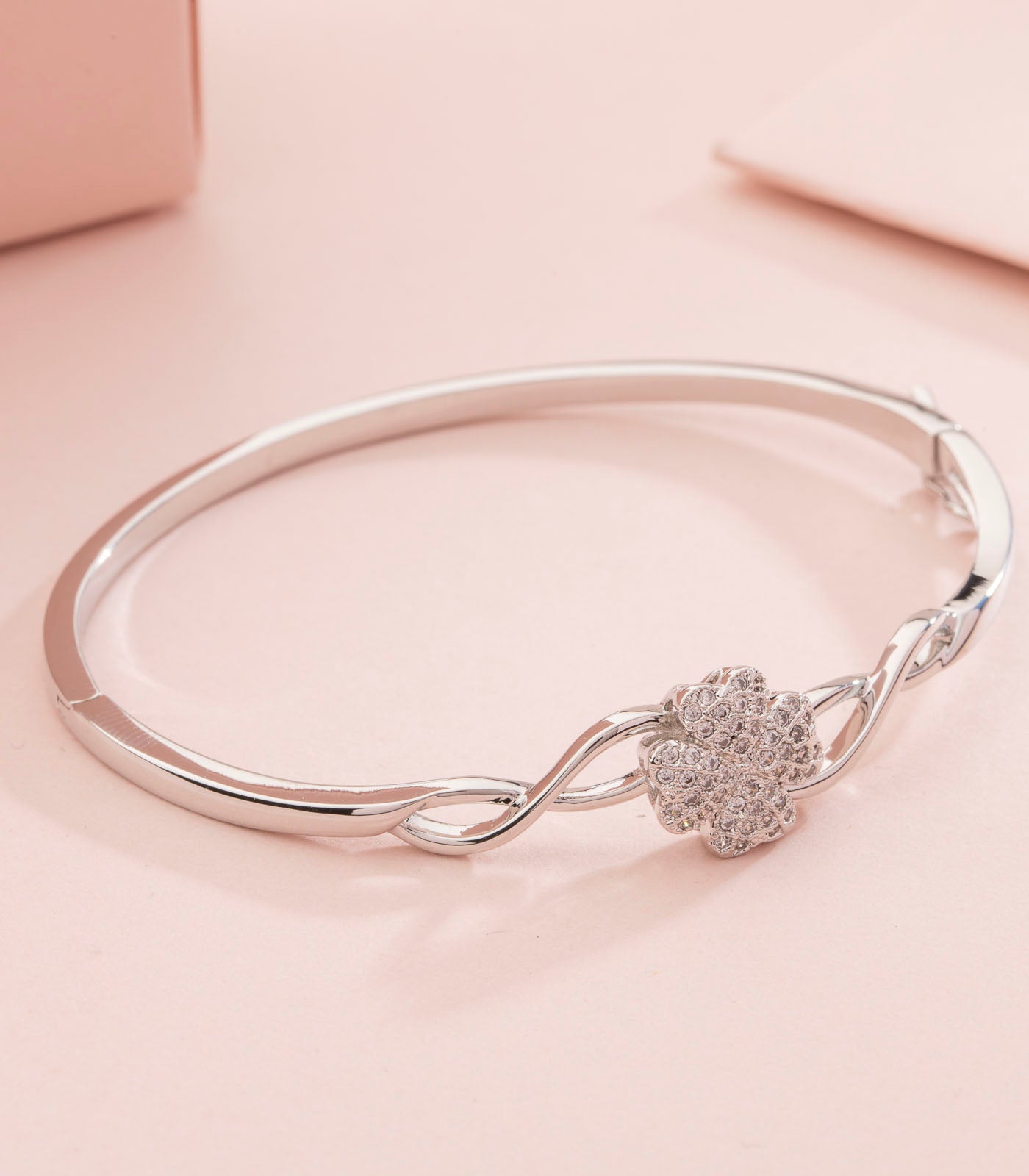 Silver floral bracelet (Brass)