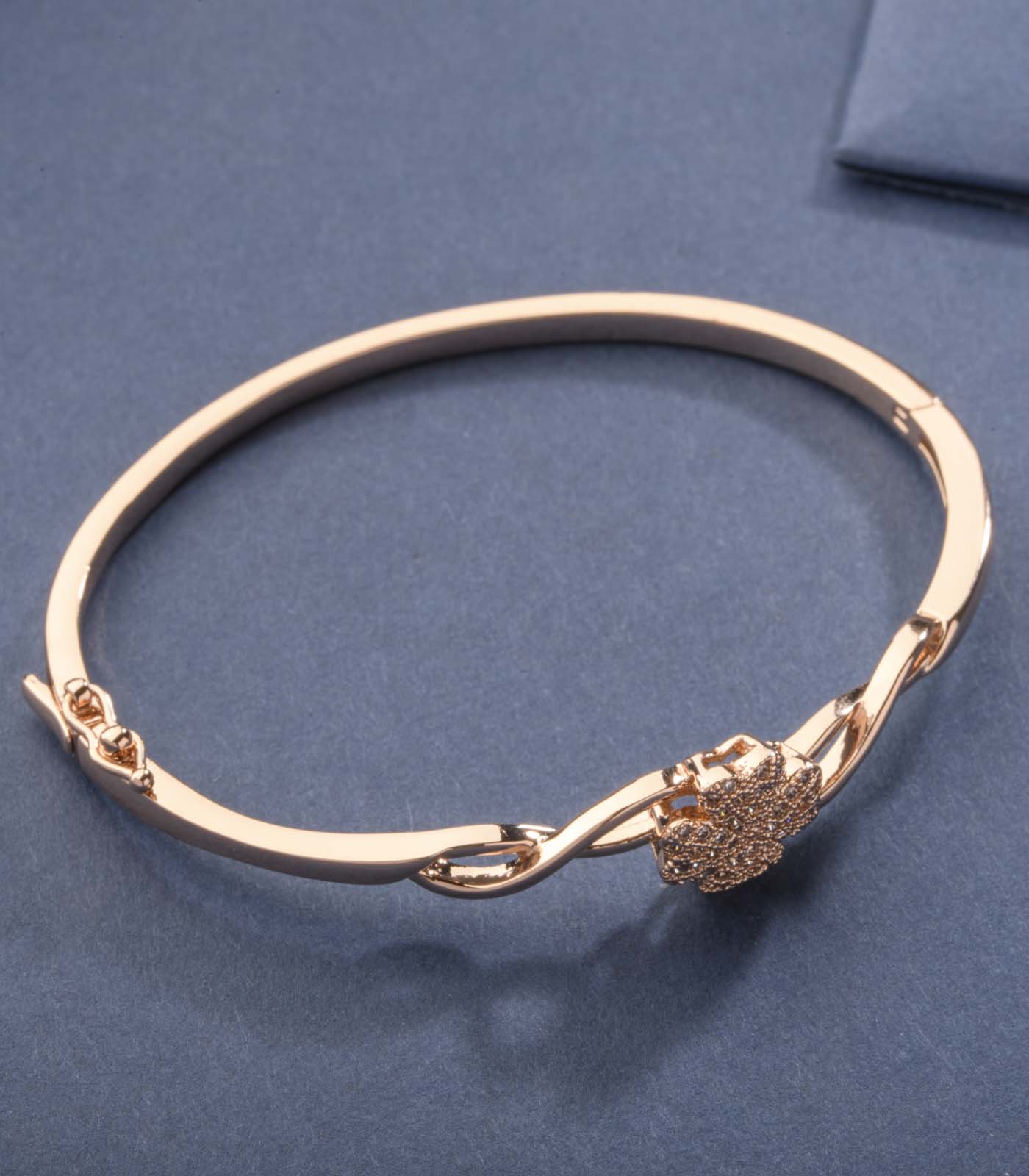 Simmering Golden Thread Of The Brass Flower Bracelet (Brass)