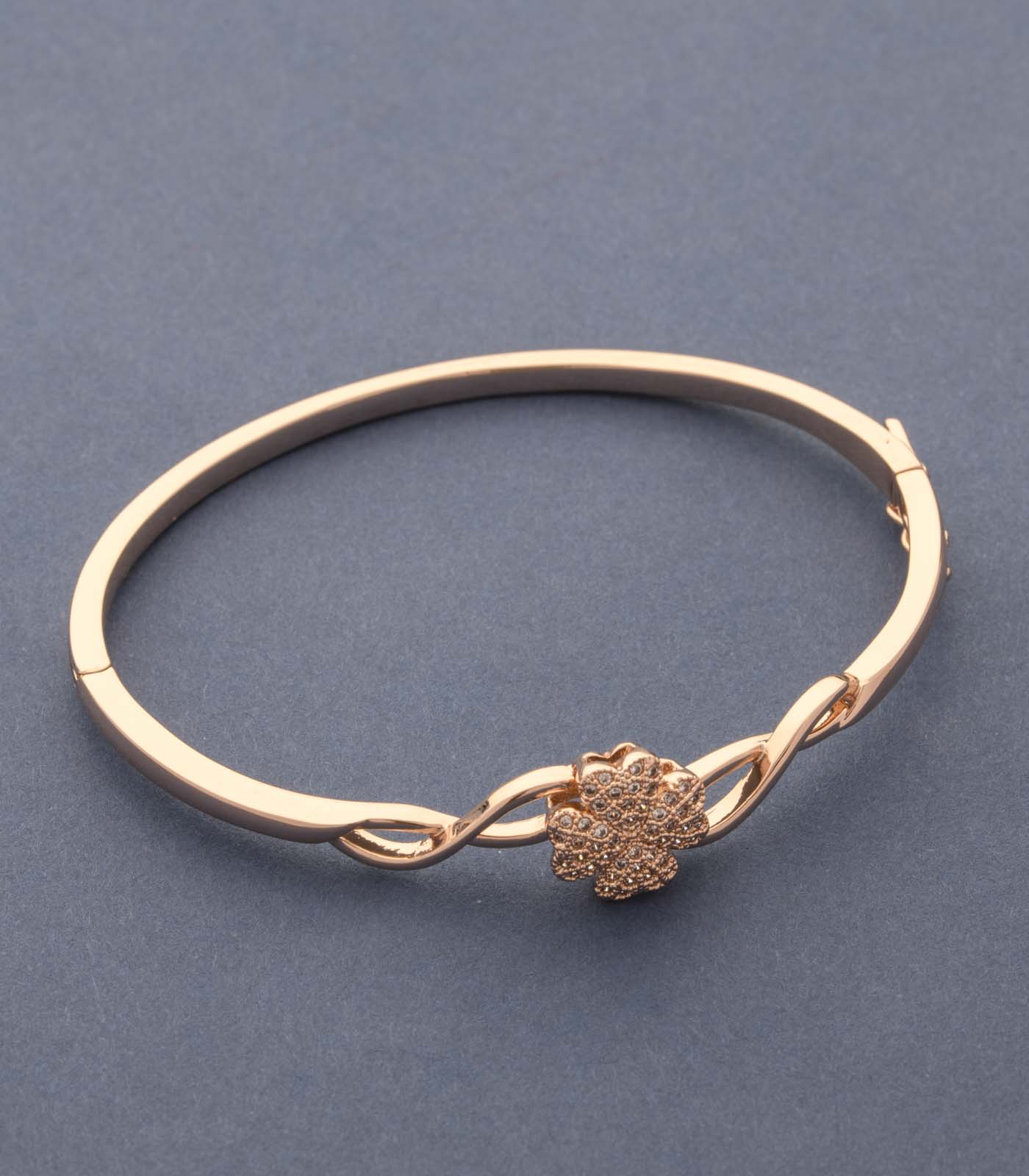 Simmering Golden Thread Of The Brass Flower Bracelet (Brass)