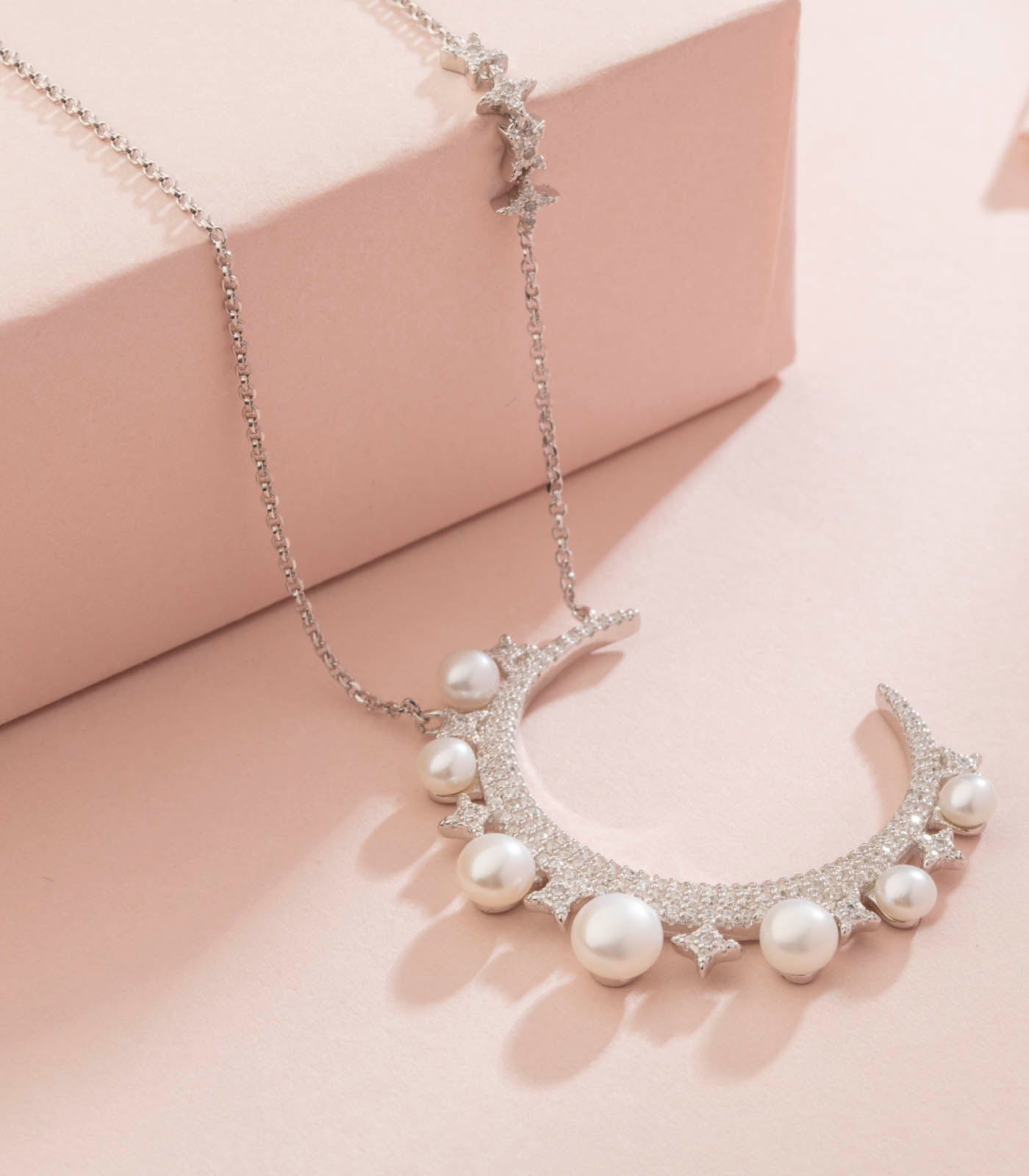 Surreal pearls chain pendant (Silver)