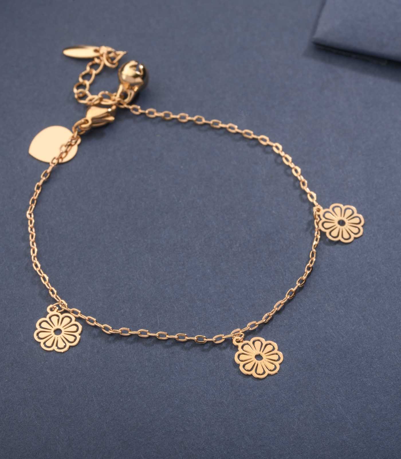 Texured Beautiful Strings Of Brass Flowers Bracelet (Brass)