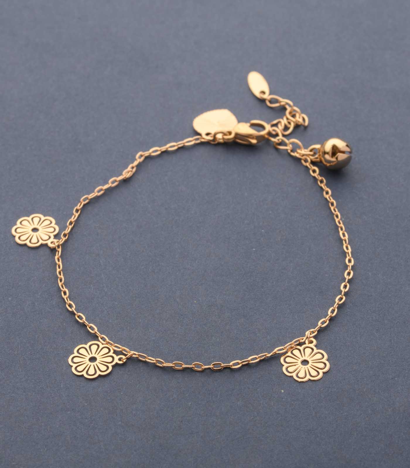 Texured Beautiful Strings Of Brass Flowers Bracelet (Brass)